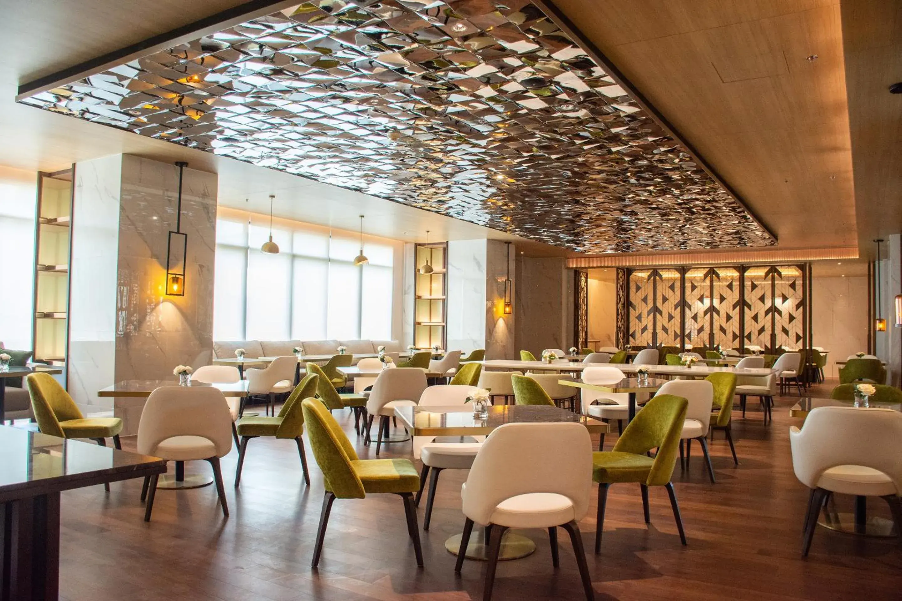 Restaurant/places to eat in Grand Richmond Stylish Convention Hotel Restaurant/places to eat in Grand Richmond Stylish Convention Hotel