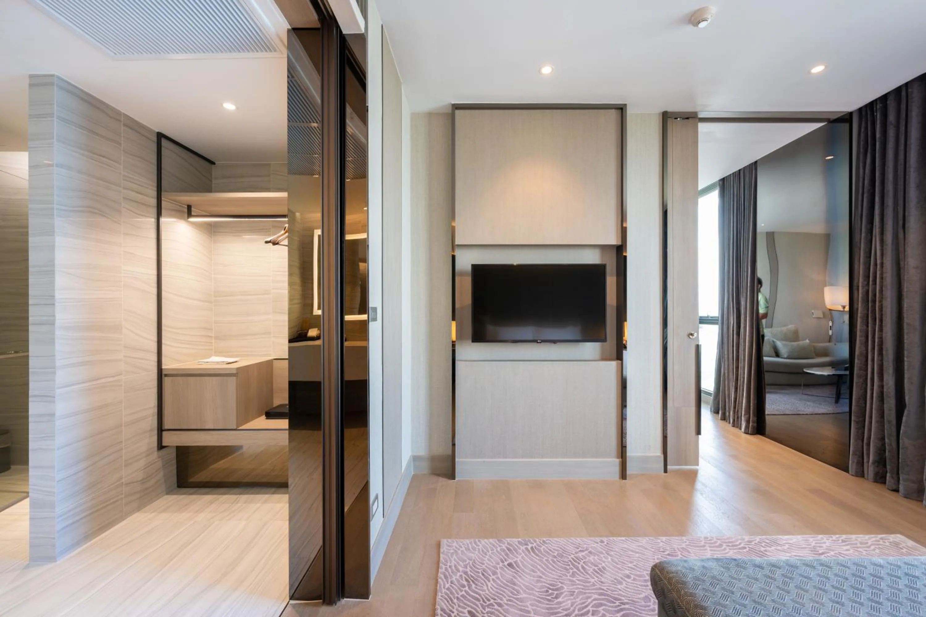 Living room in Grand Richmond Stylish Convention Hotel