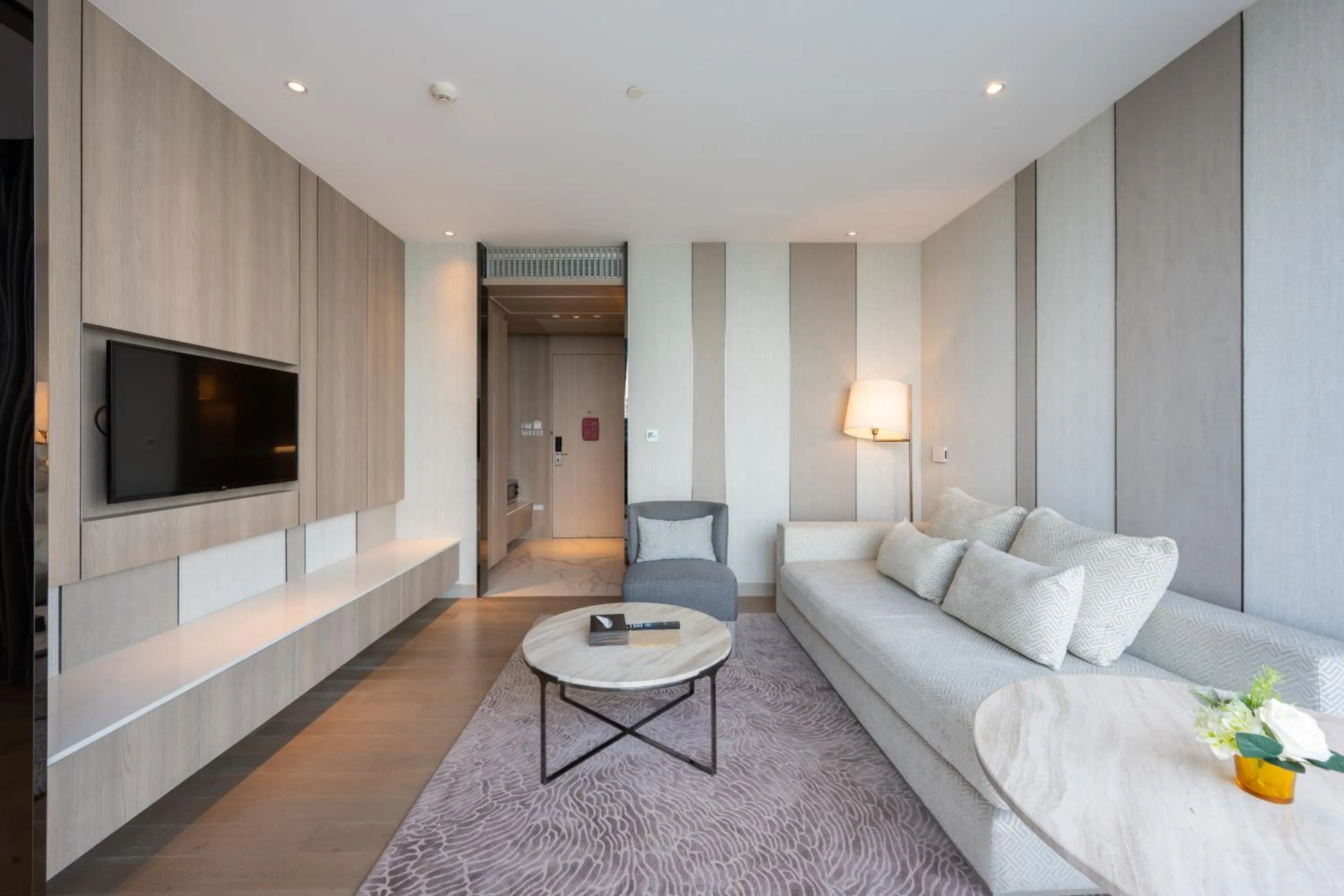 Living room in Grand Richmond Stylish Convention Hotel