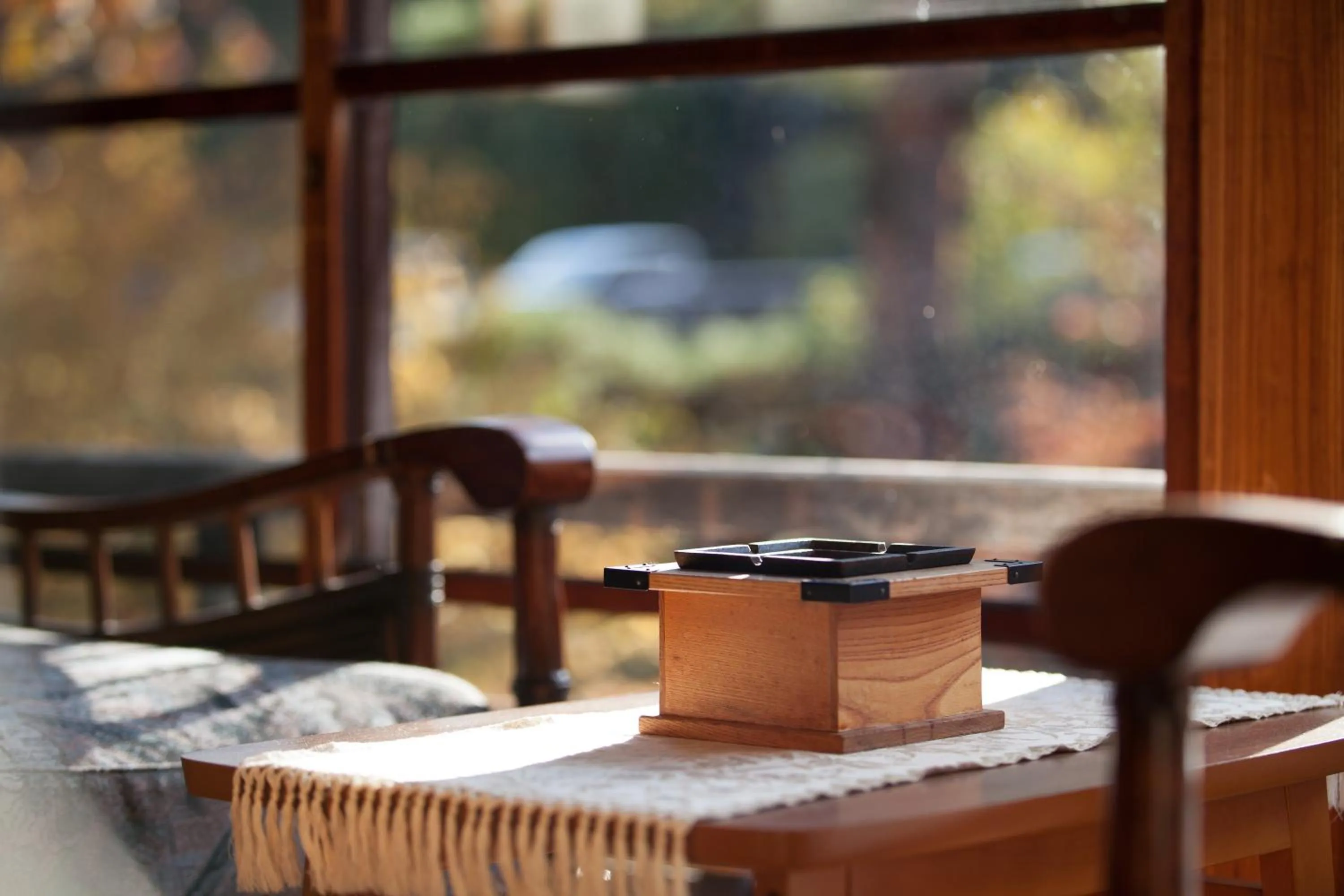Seating area in Shiroyamakan