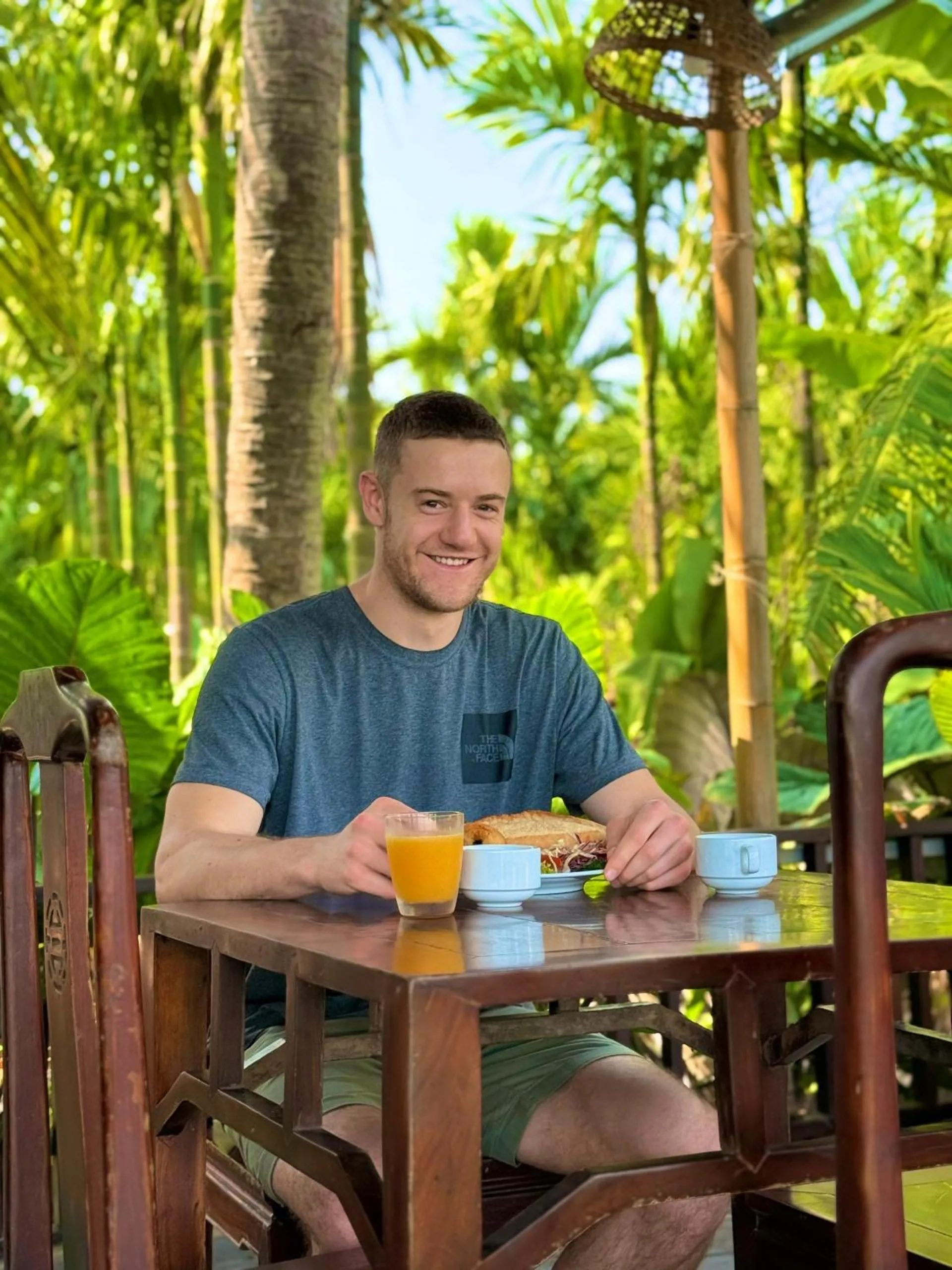 Restaurant/places to eat in New Sunshine Homestay
