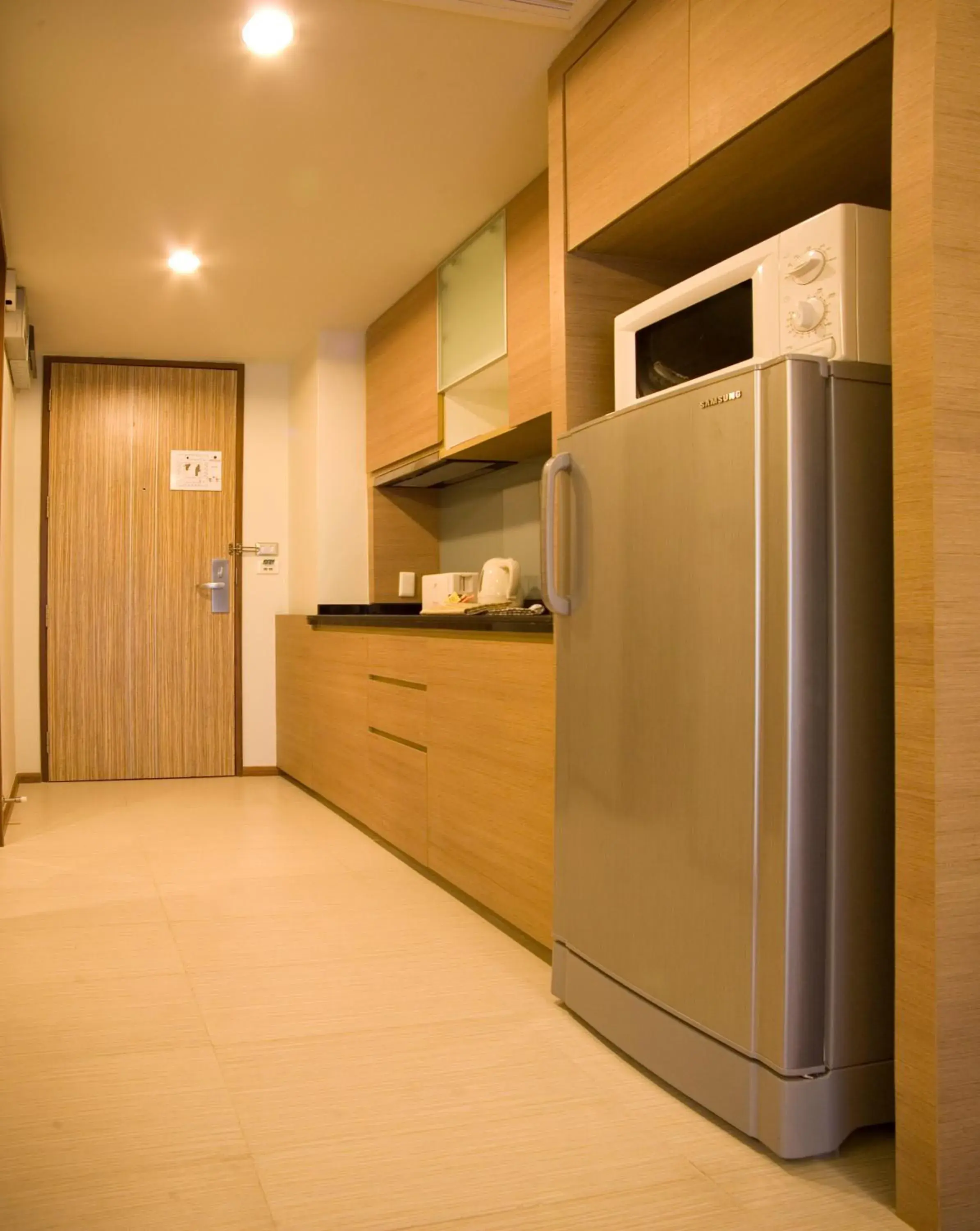 Decorative detail, Kitchen/Kitchenette in Golden Pearl Hotel