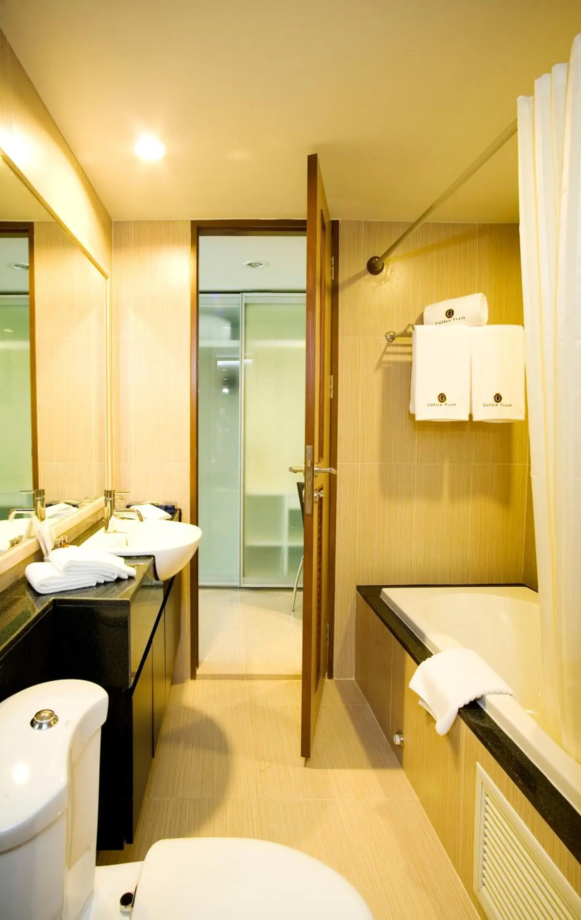 Bathroom in Golden Pearl Hotel