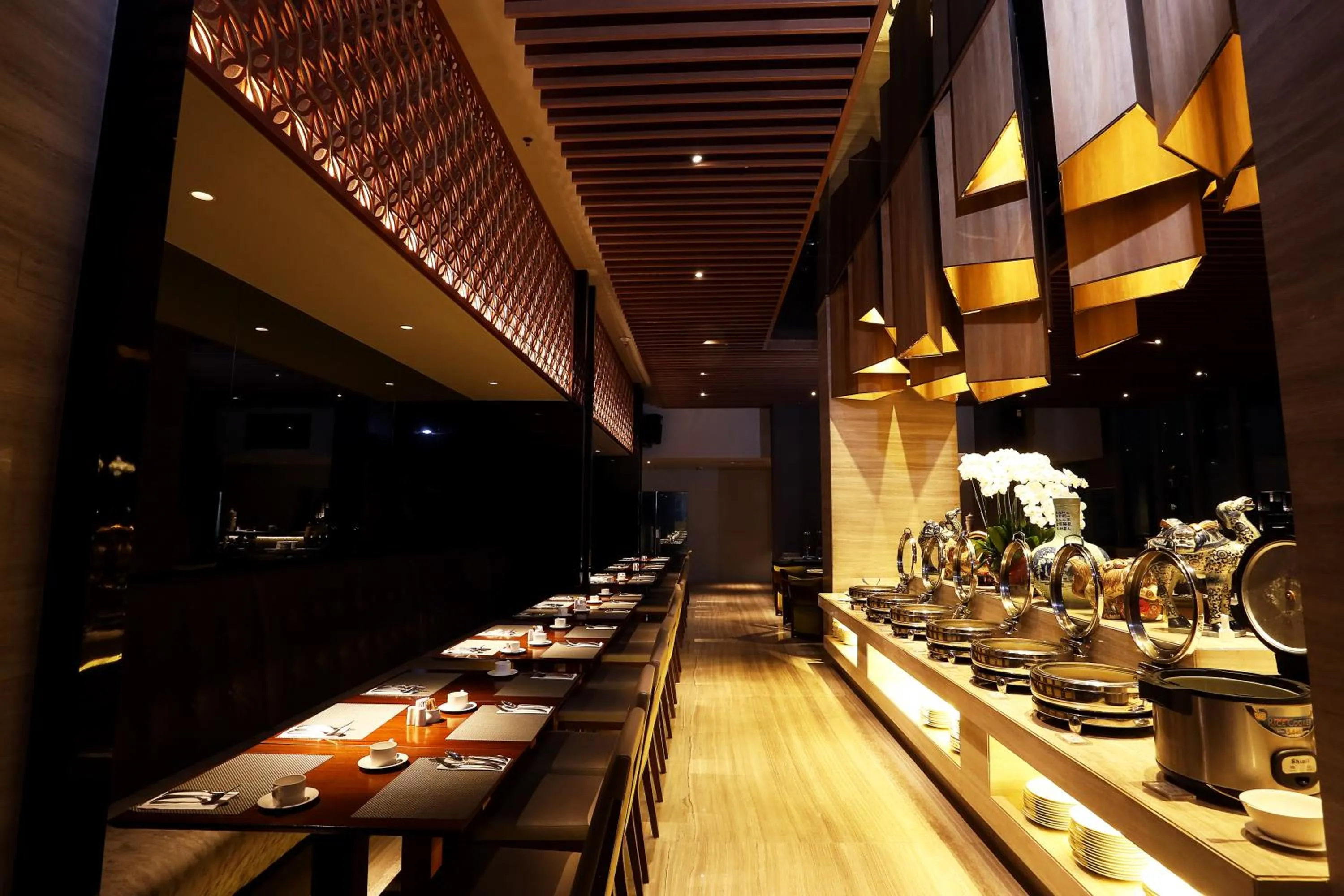 Restaurant/places to eat in AONE Hotel