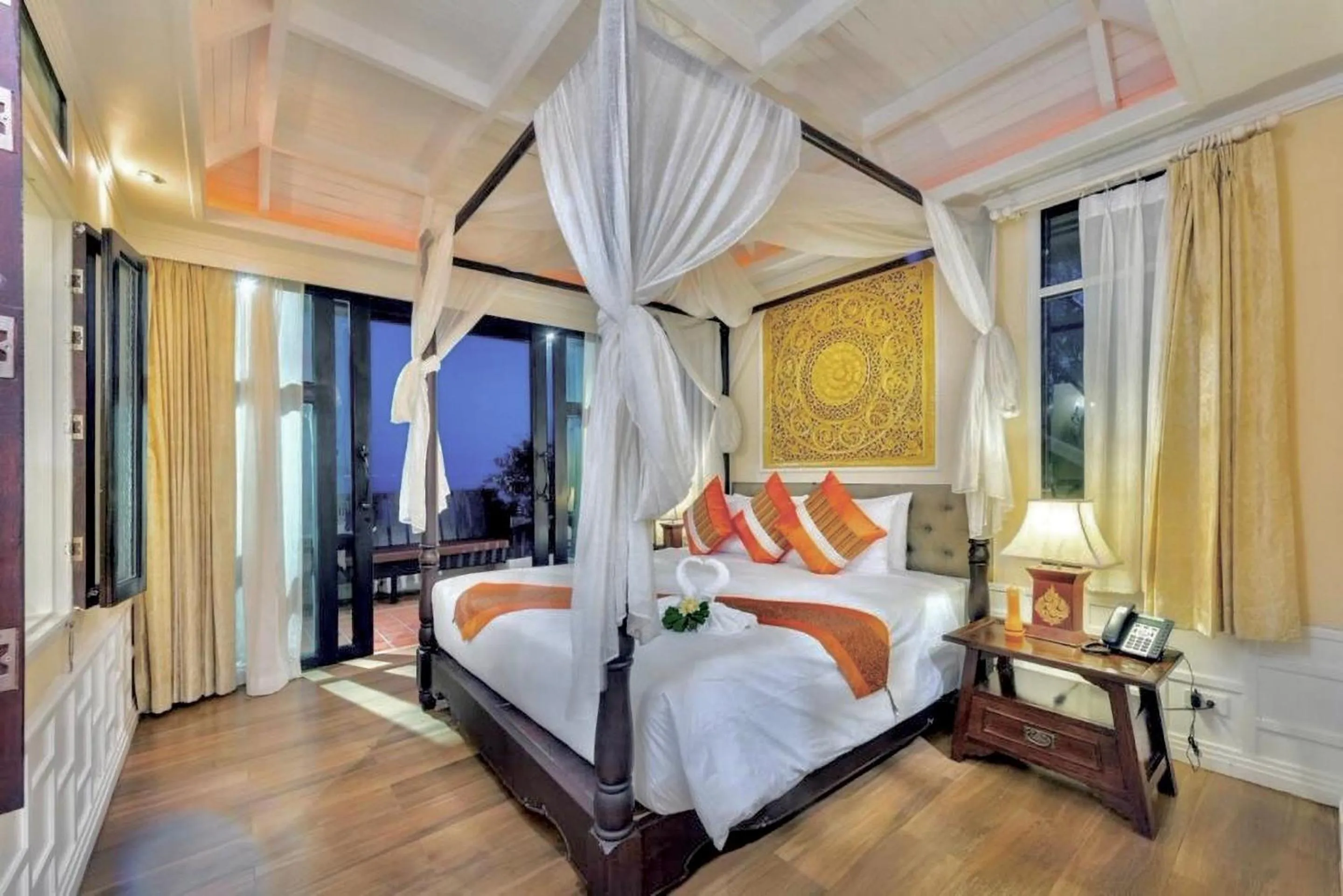 Bed in Racha Kiri Resort & Spa, Khanom