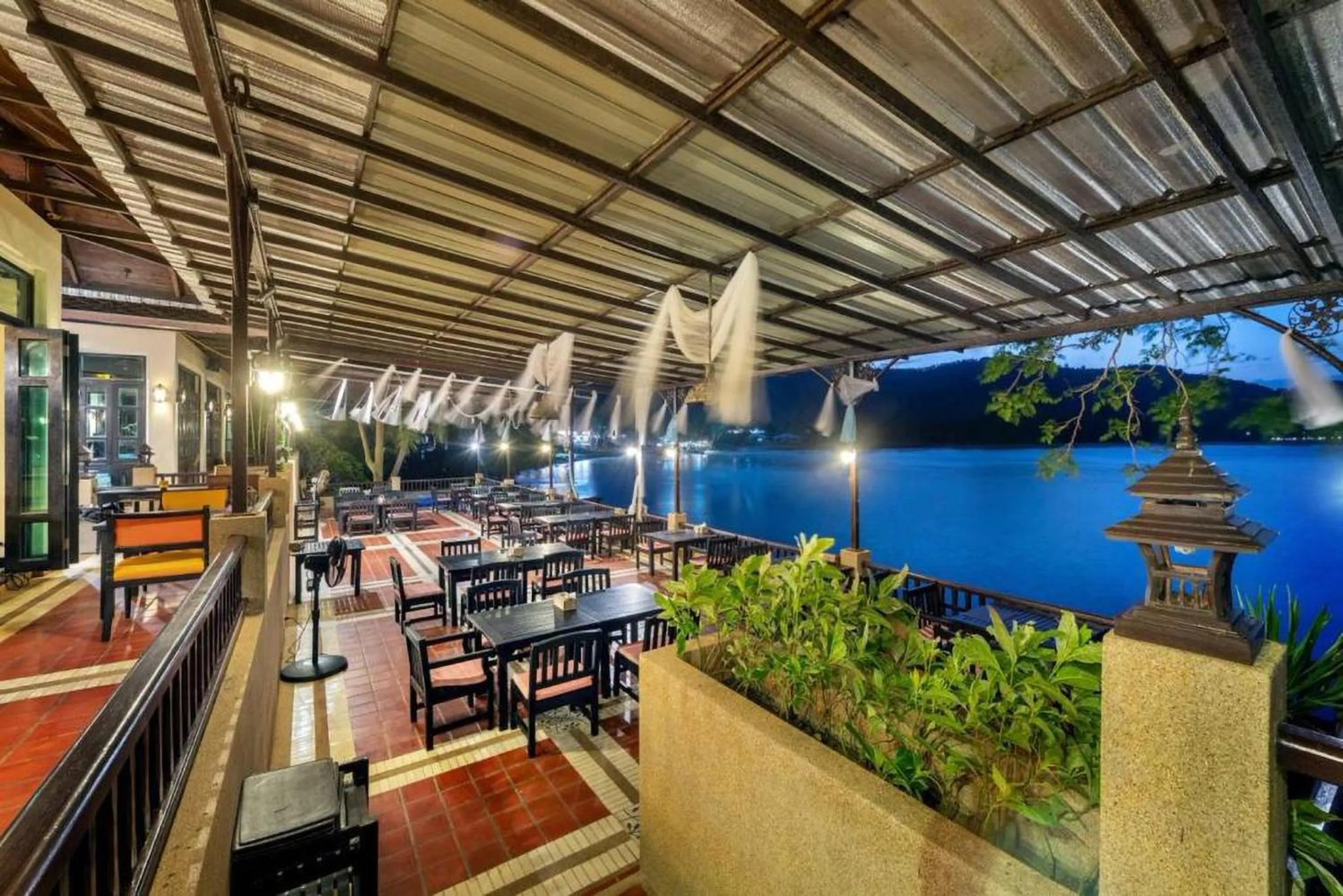 Restaurant/places to eat in Racha Kiri Resort & Spa, Khanom