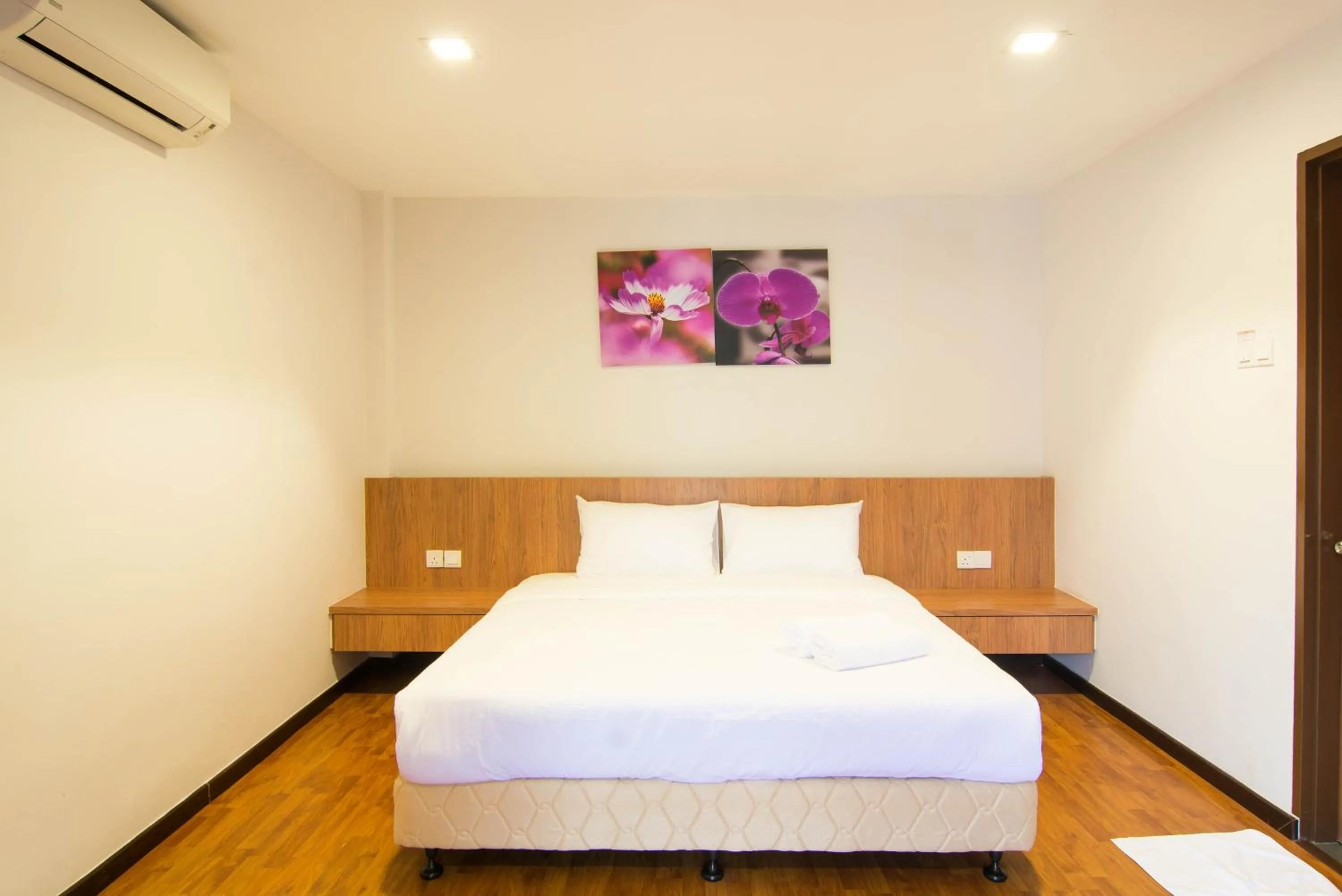 Photo of the whole room, Bed in Holiday Homes At Samsuria Resort