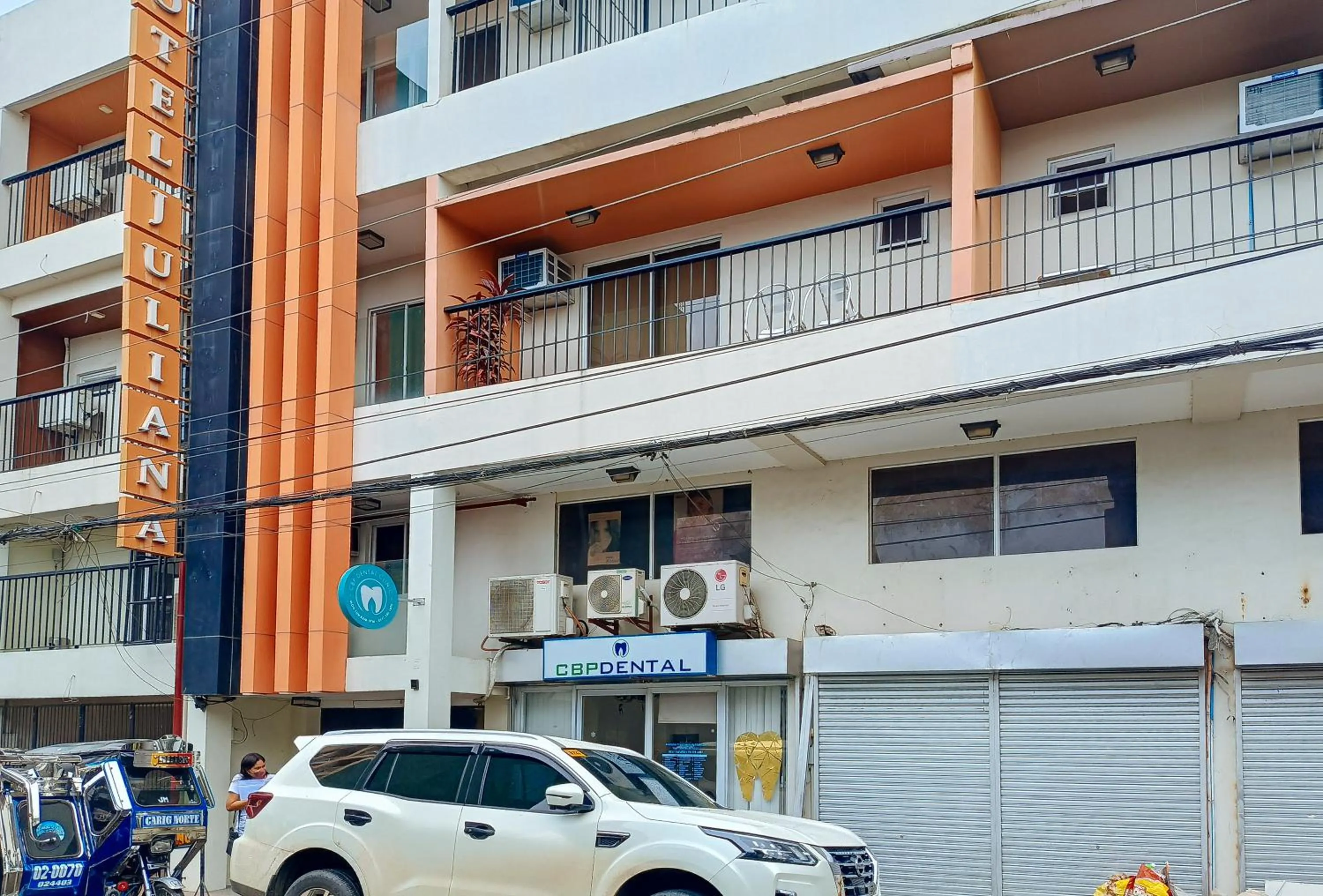 Property building in Hotel Juliana by RedDoorz