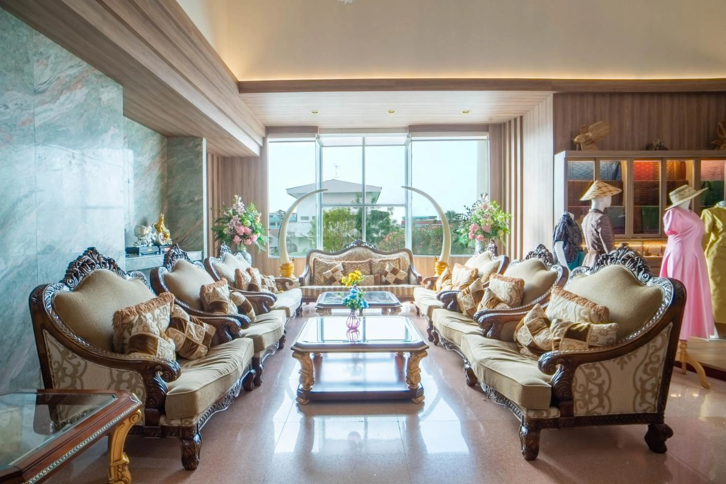 Lobby or reception in Thongtarin Hotel