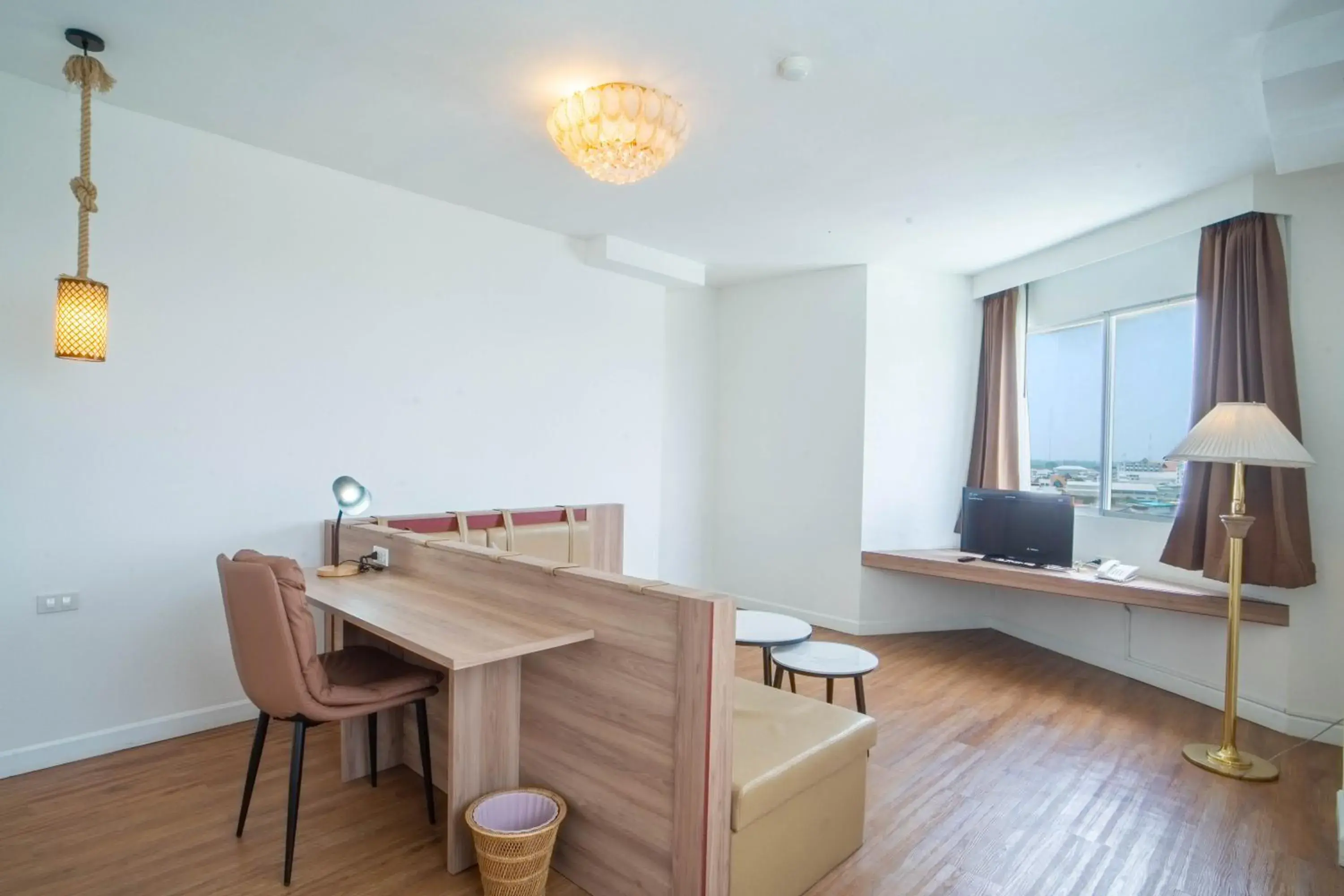 Photo of the whole room in Thong Tarin Hotel Photo of the whole room in Thong Tarin Hotel