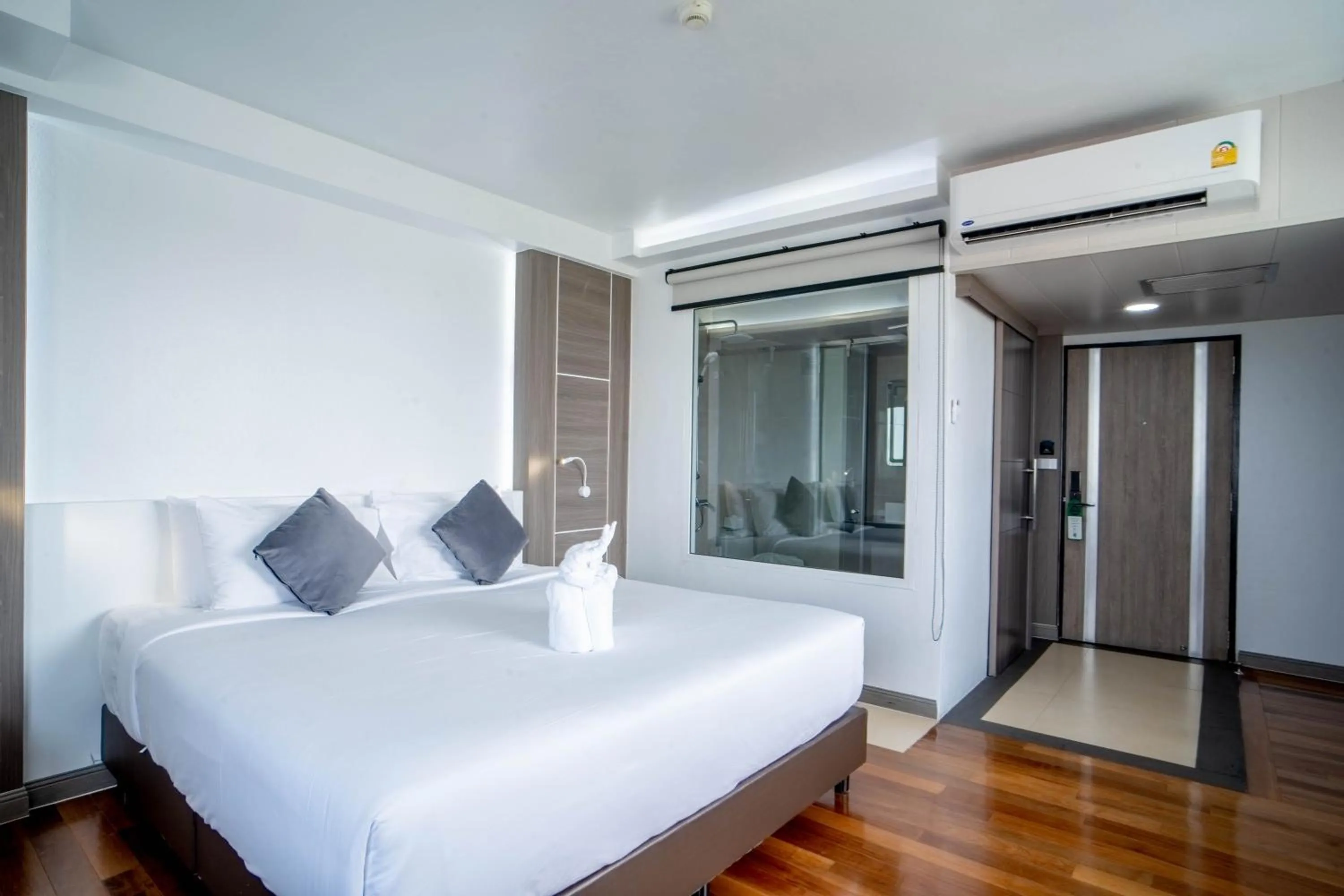 Bed in Thongtarin Hotel