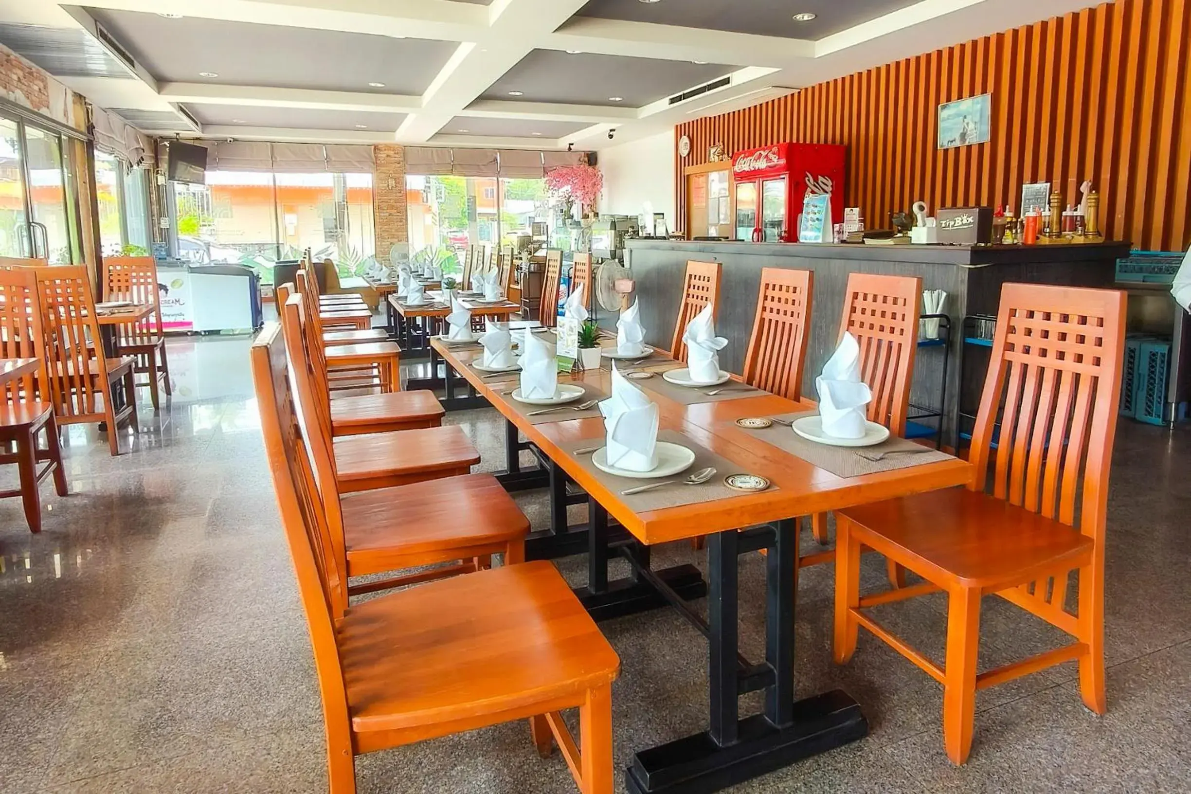 Restaurant/places to eat in Thong Tarin Hotel Restaurant/places to eat in Thong Tarin Hotel