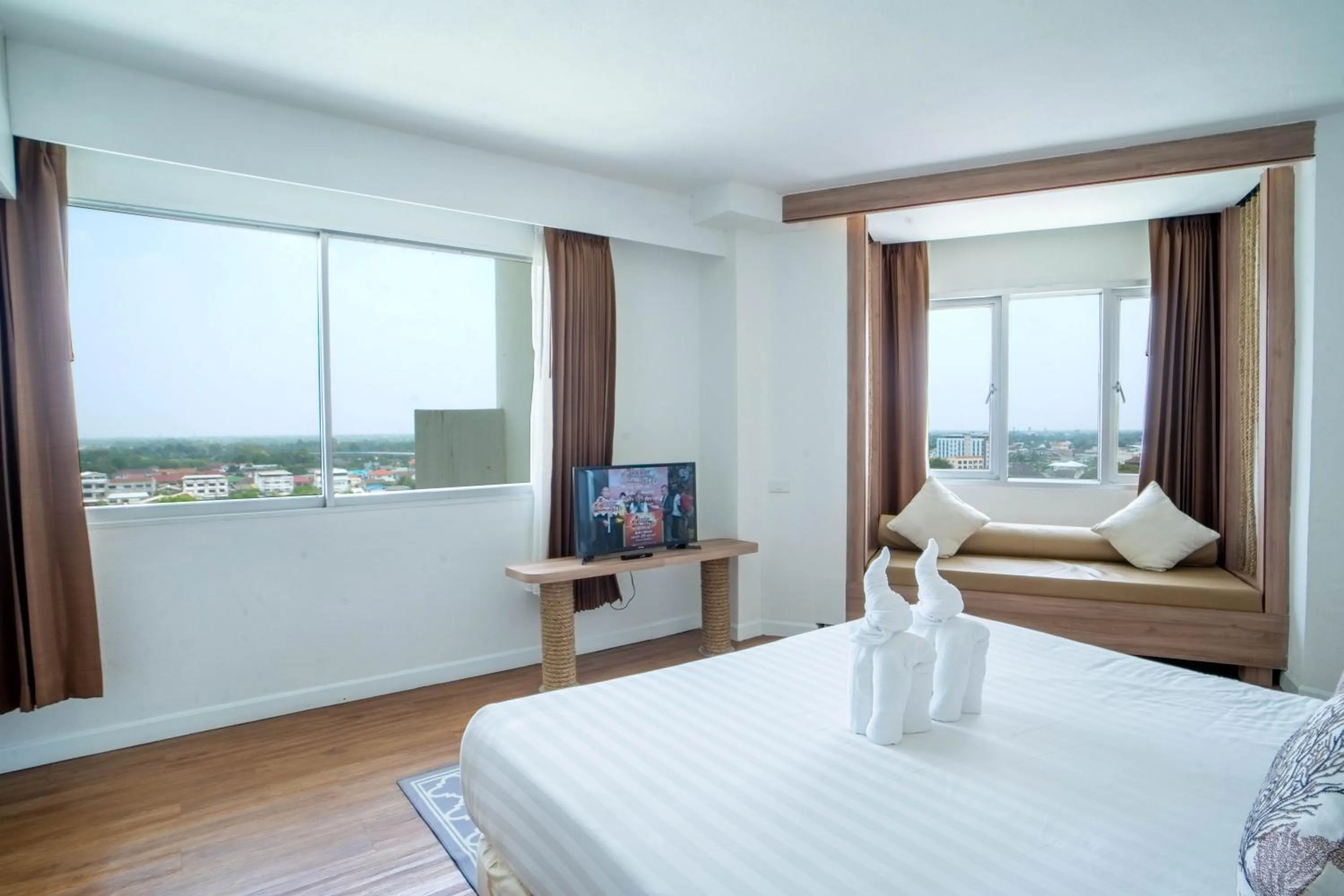 TV and multimedia, Bed in Thong Tarin Hotel