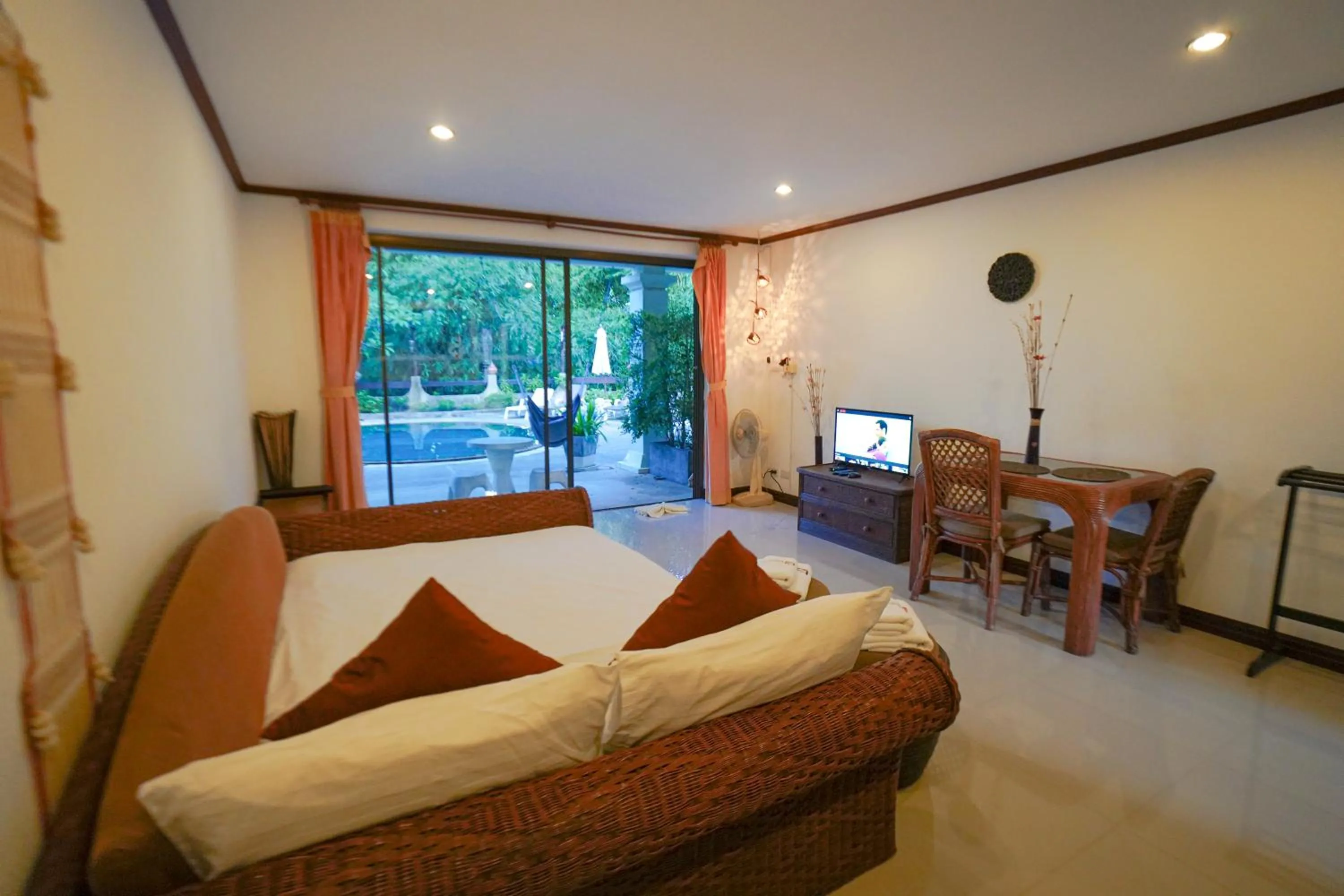 Bed in Royal Cottage Residence