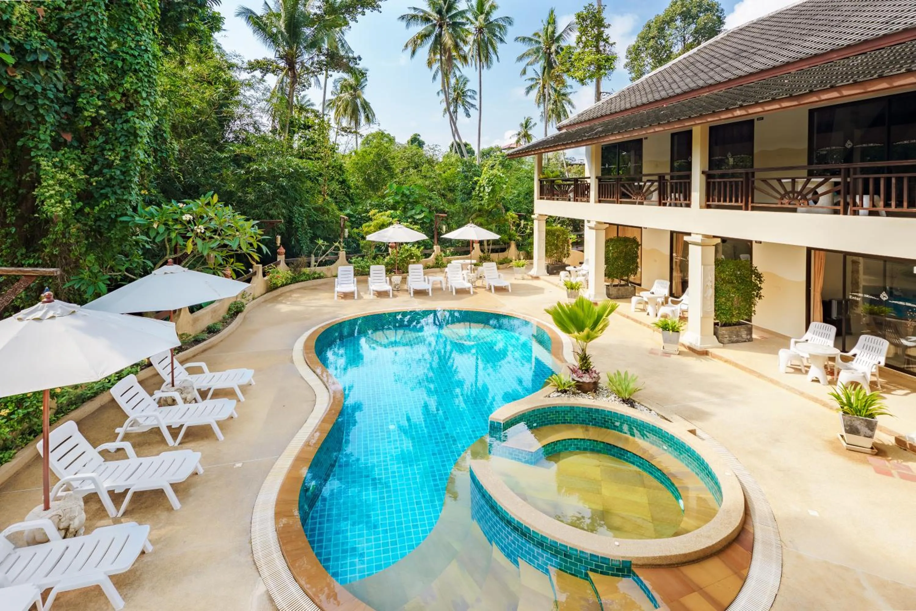 Pool view in Royal Cottage Residence
