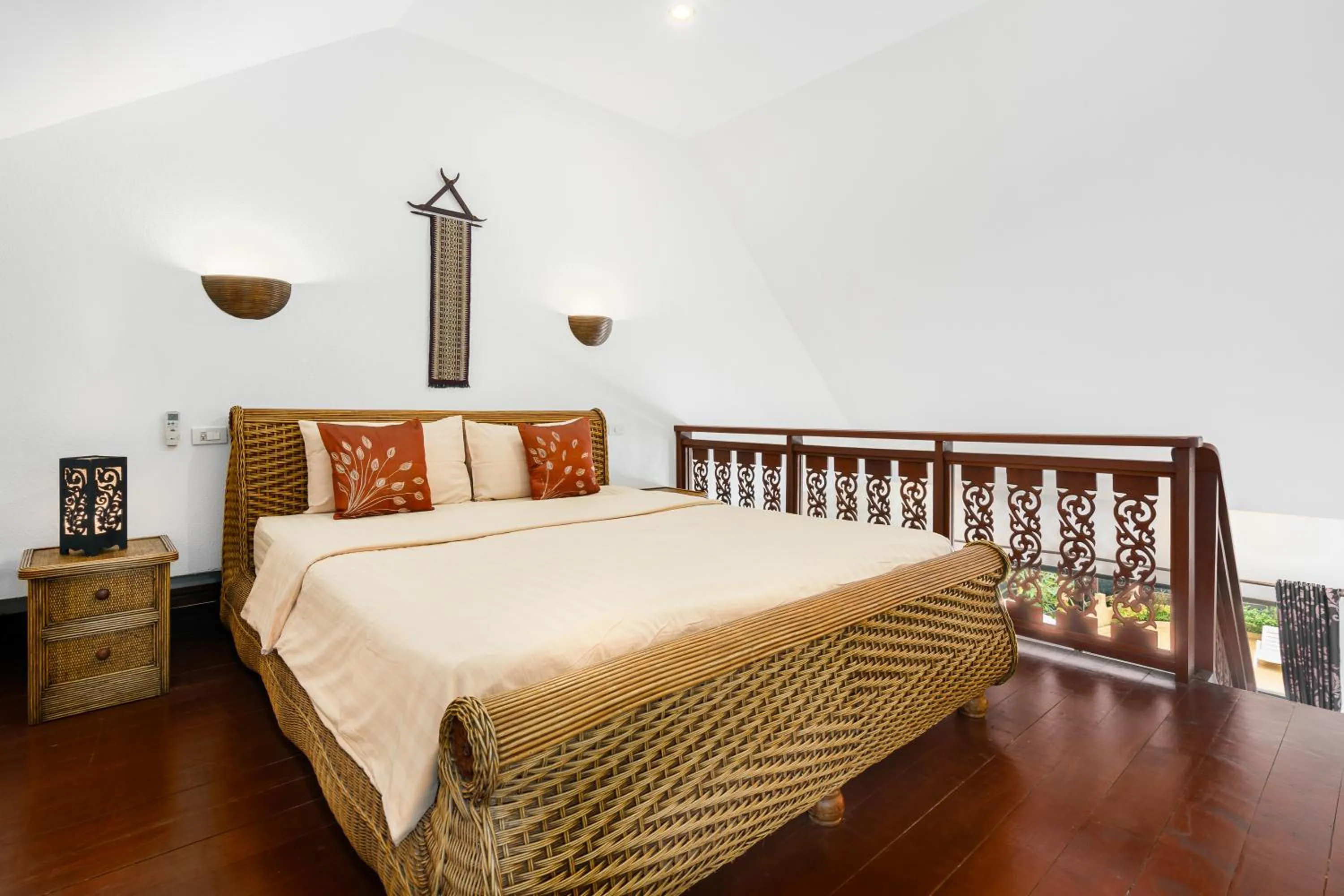 Bed in Royal Cottage Residence