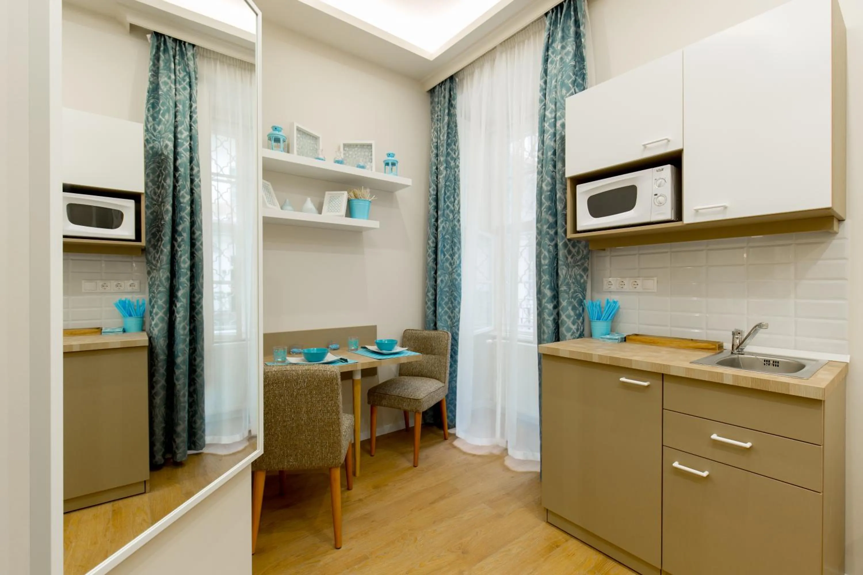 Kitchen or kitchenette in Budapest Holiday Colours