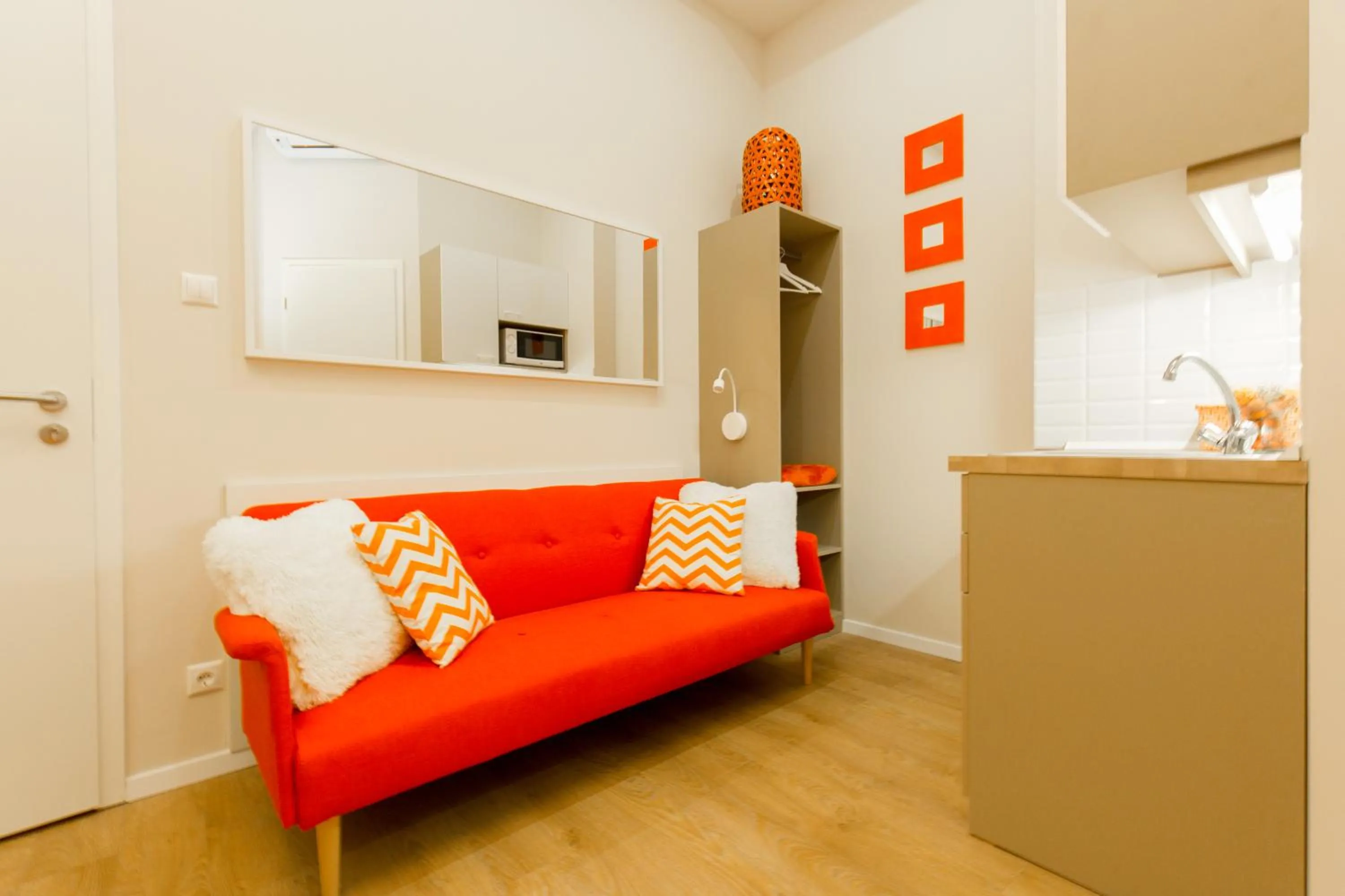 Bed in Budapest Holiday Colours