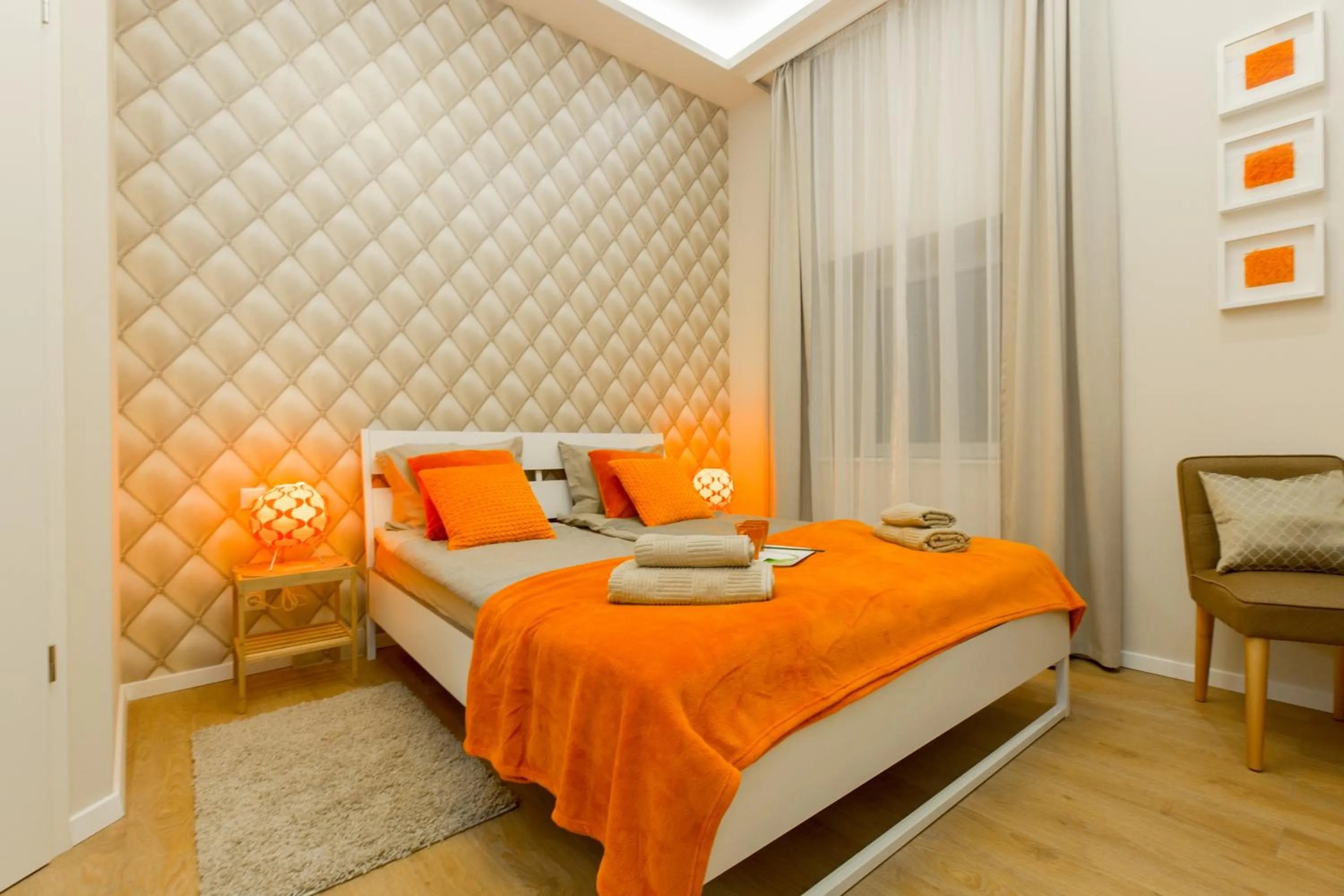 Bed in Budapest Holiday Colours