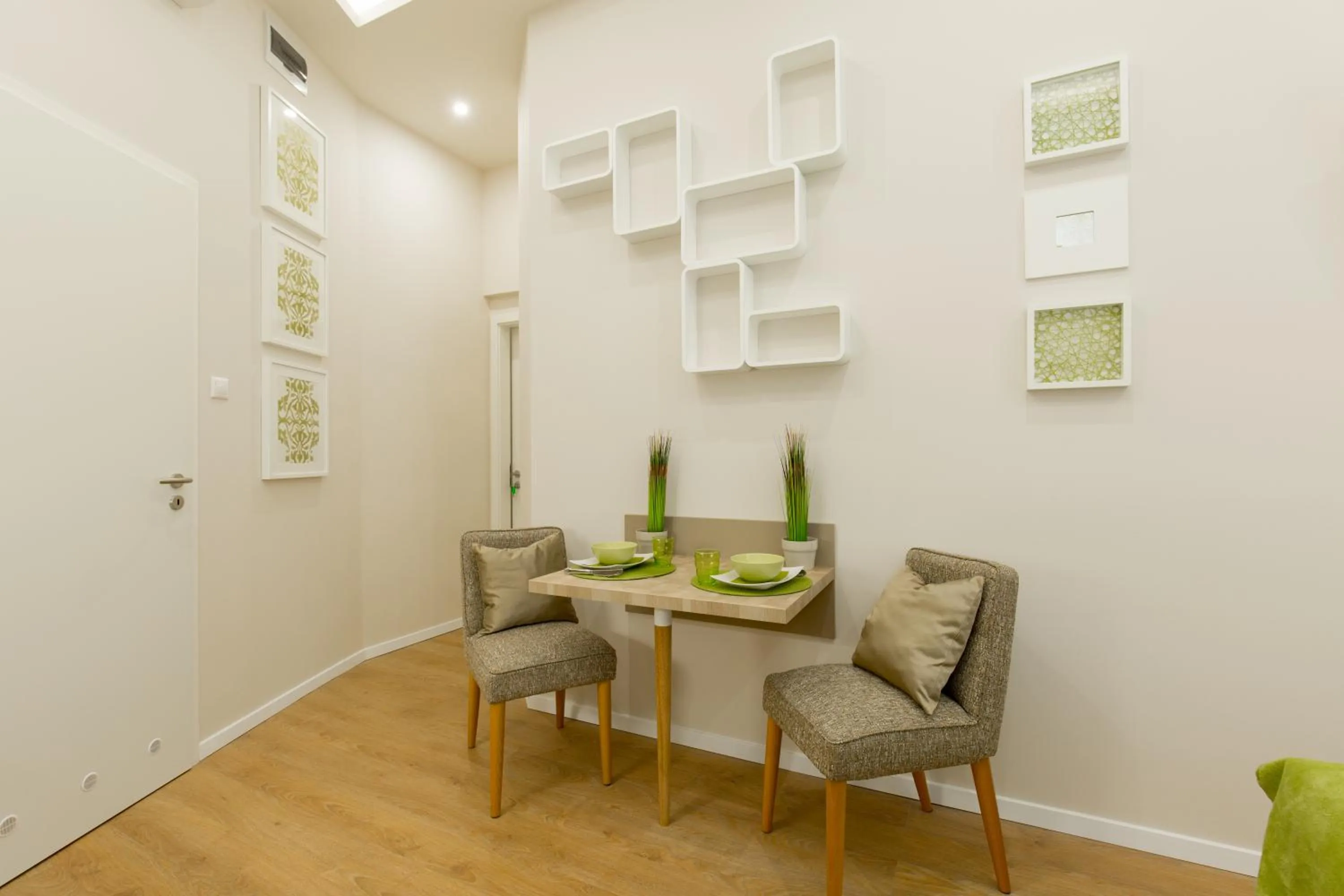 Dining area in Budapest Holiday Colours