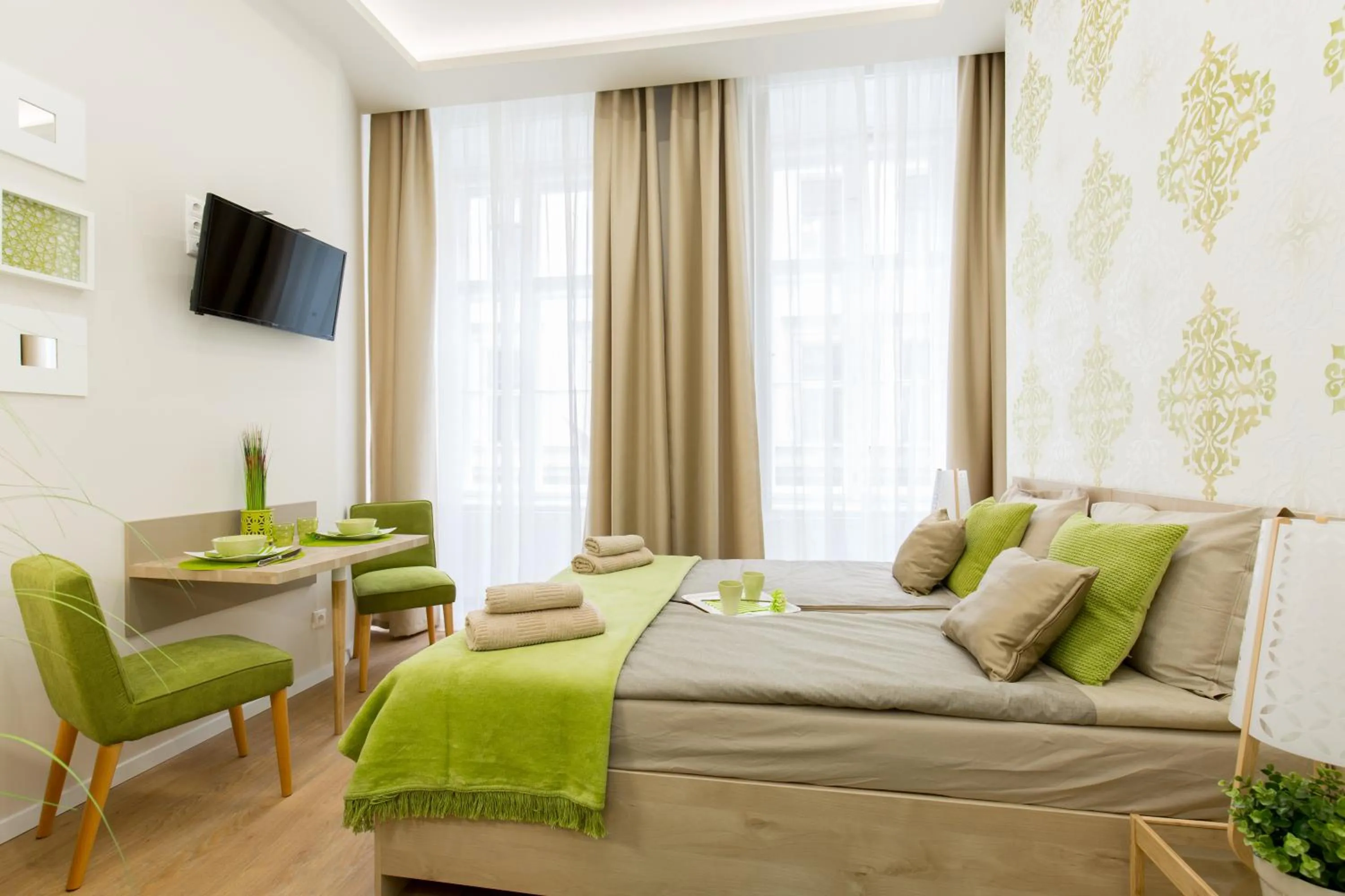 Photo of the whole room, Bed in Budapest Holiday Colours