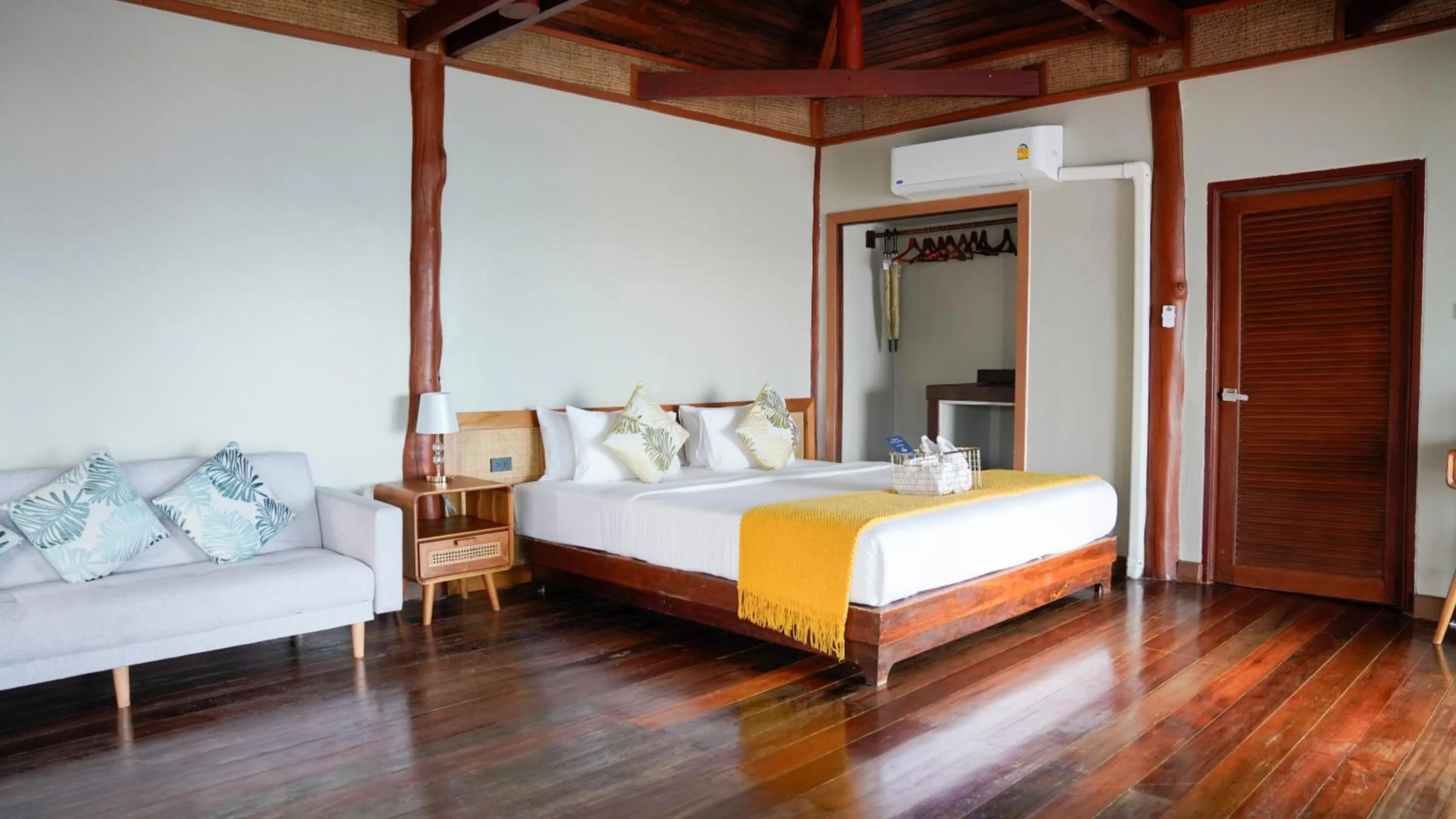 Bedroom, Bed in Dusit Buncha Koh Tao by Riya Group