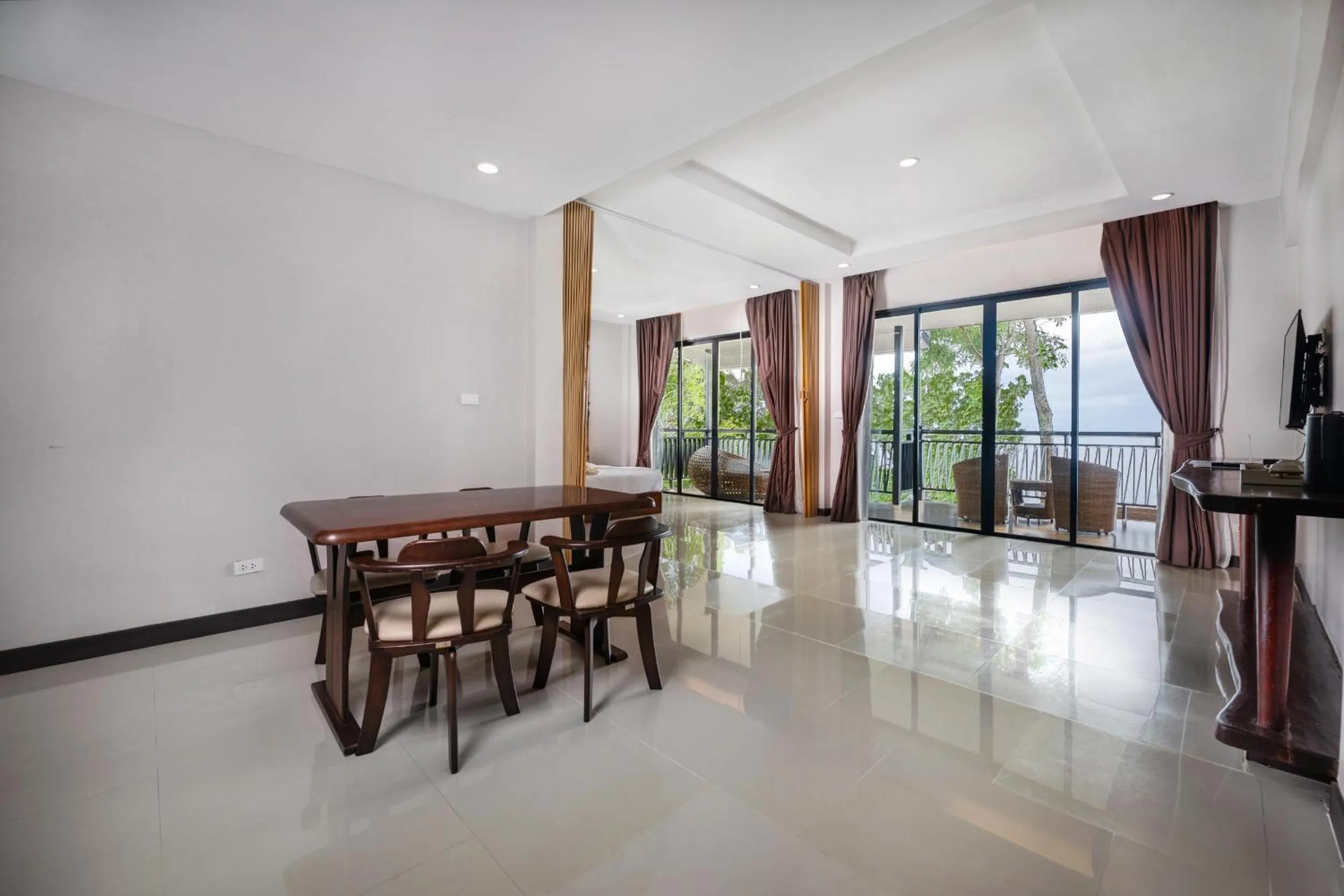 Living room in Dusit Buncha Koh Tao by Riya Group