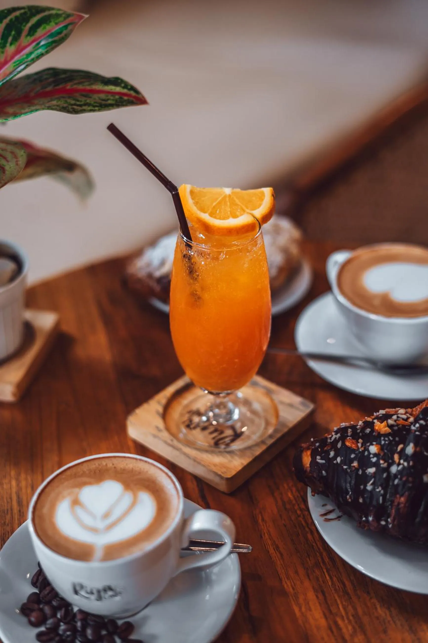 Lounge or bar in Dusit Buncha Koh Tao by Riya Group