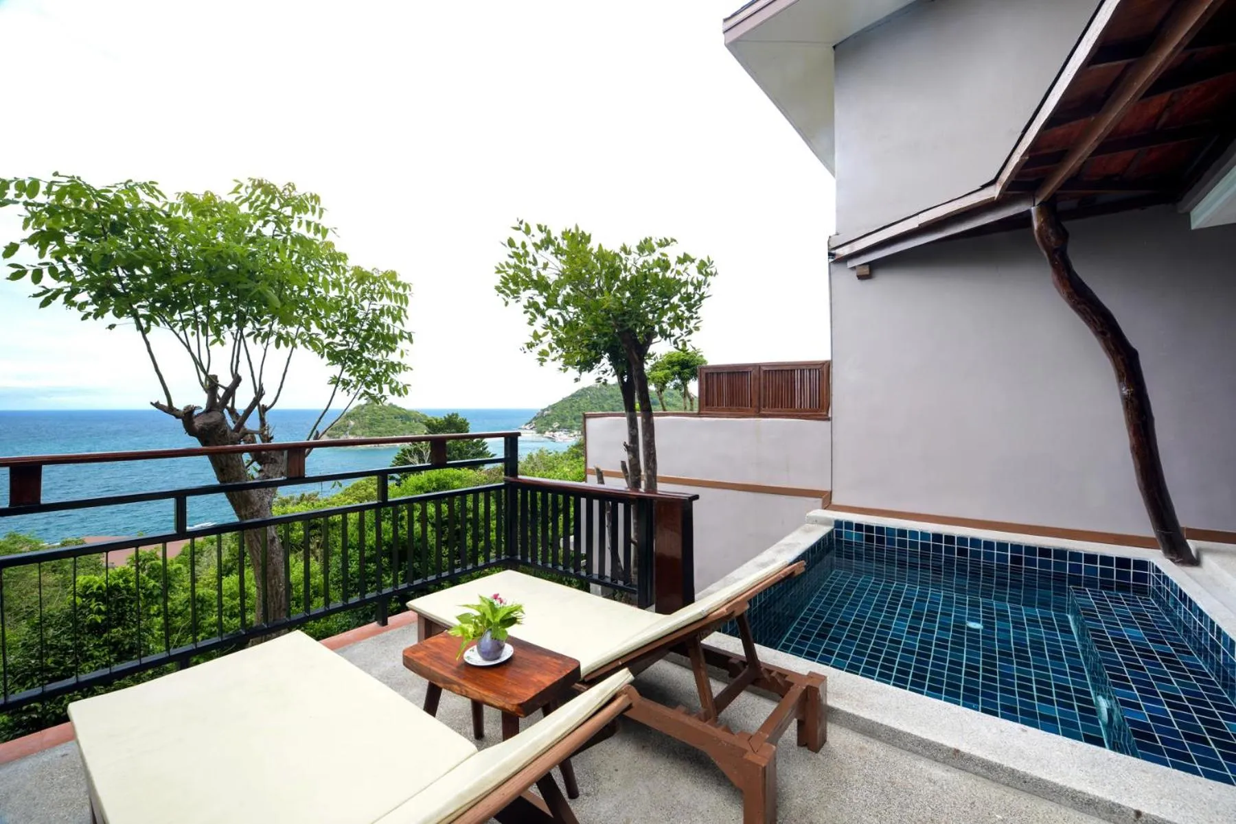Patio in Dusit Buncha Koh Tao by Riya Group