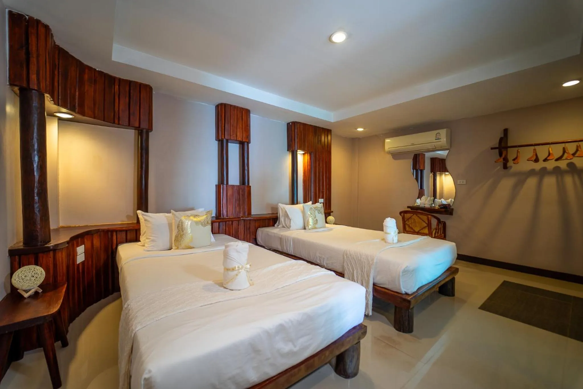 Bed in Dusit Buncha Koh Tao by Riya Group