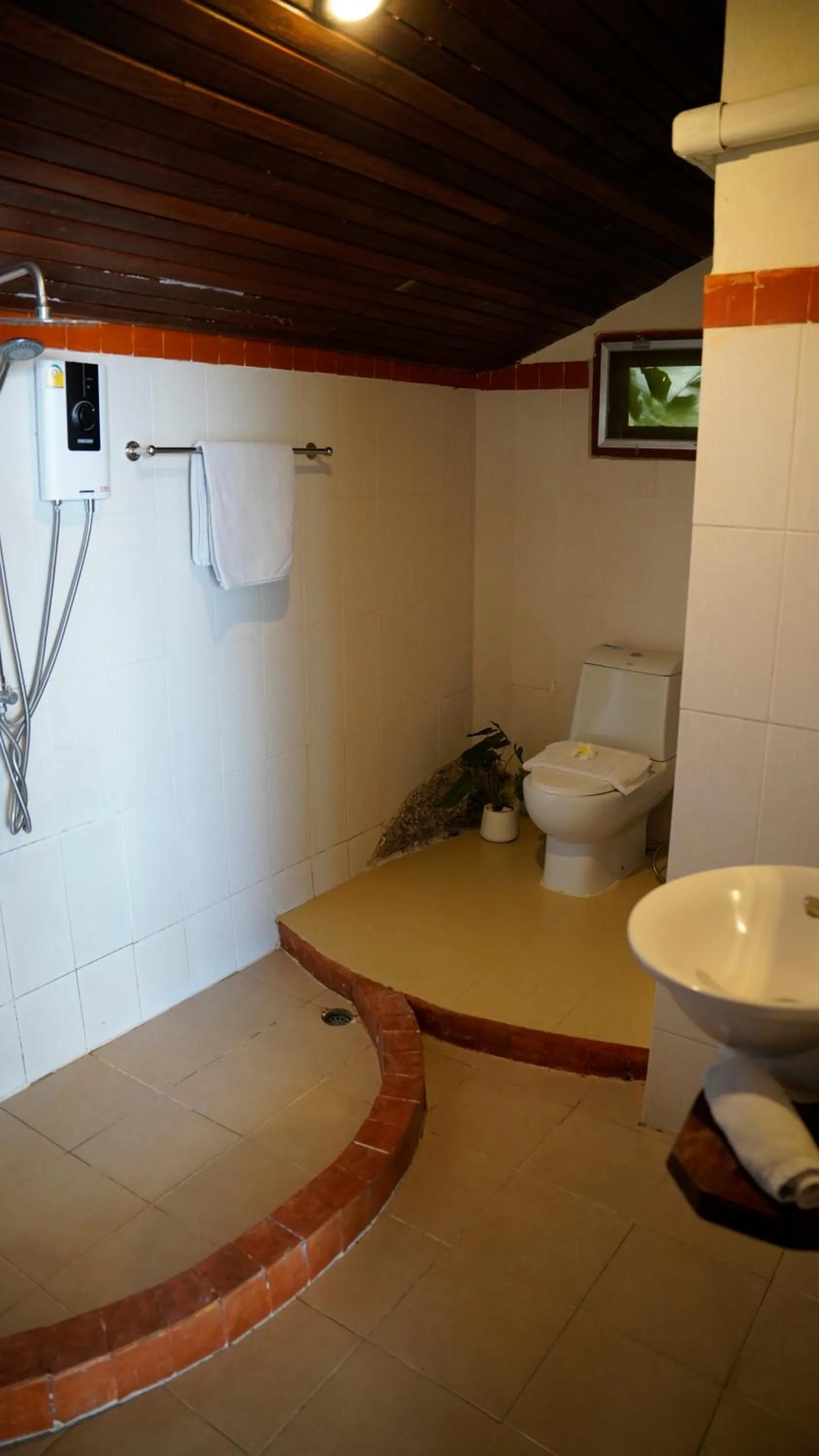 Property building in Dusit Buncha Koh Tao by Riya Group