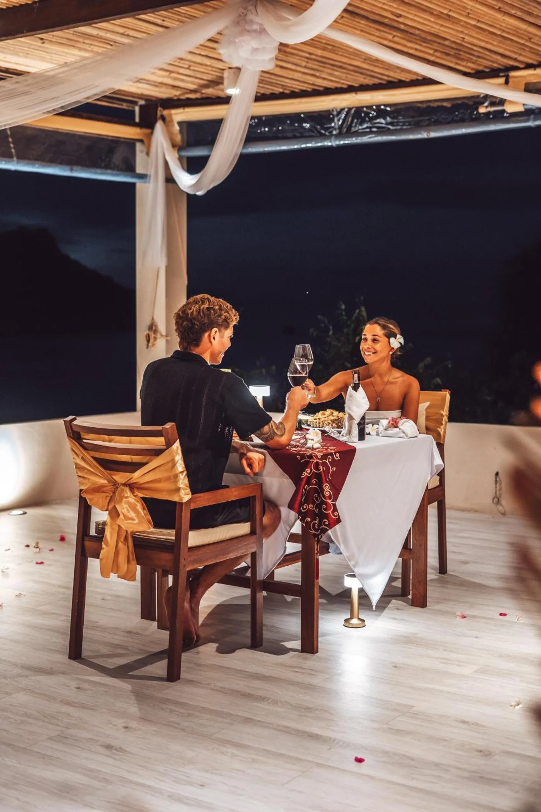 Restaurant/places to eat in Dusit Buncha Koh Tao by Riya Group