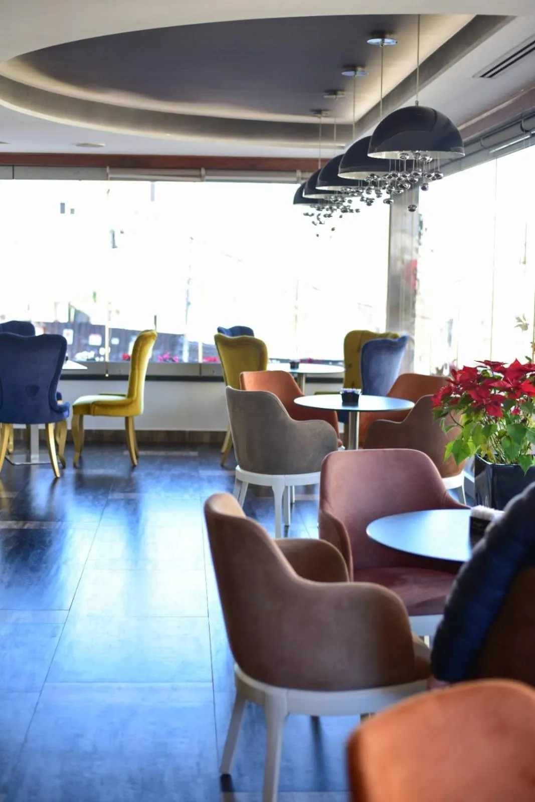 Restaurant/places to eat in New W Hotel