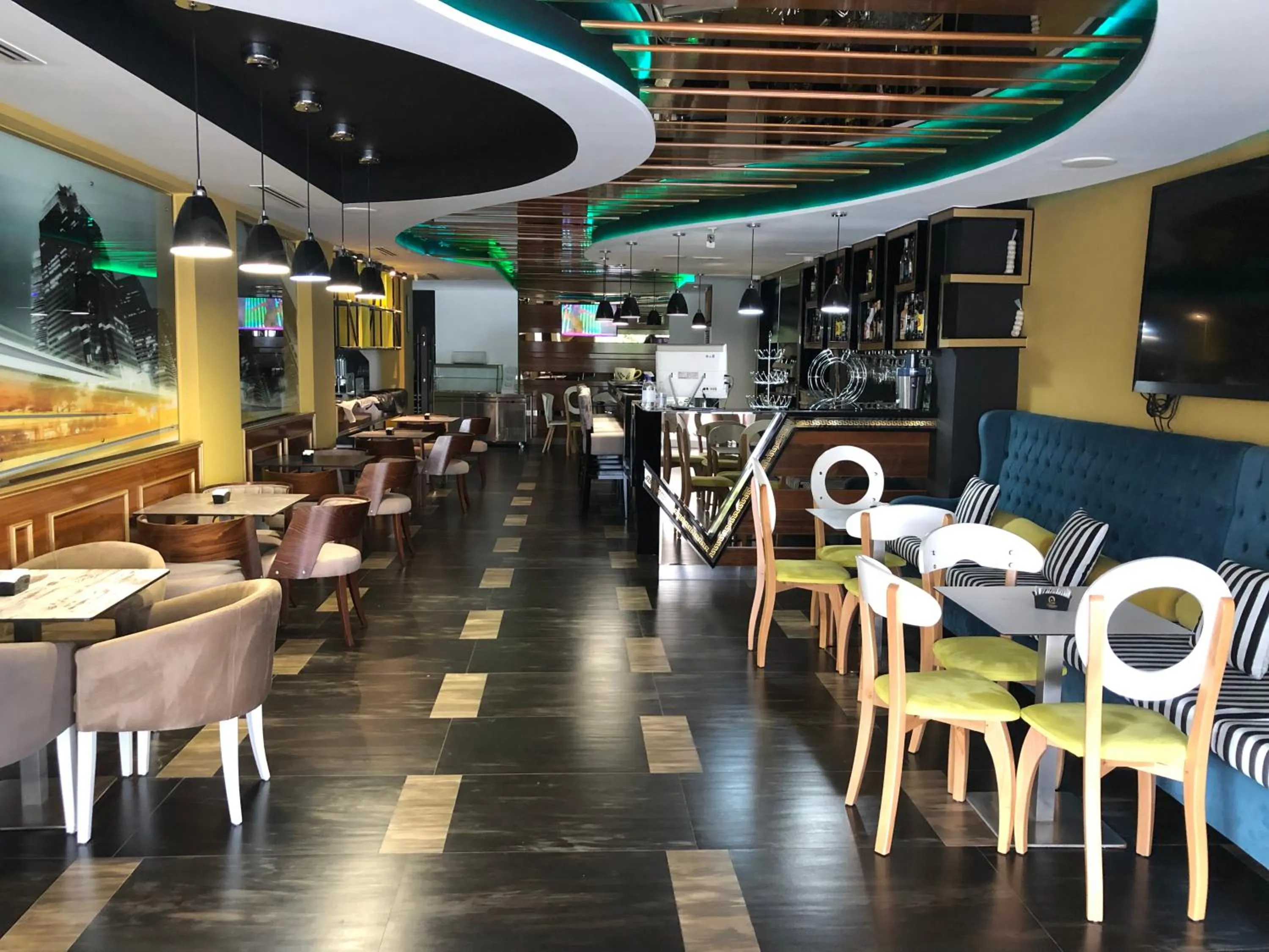 Restaurant/places to eat in New W Hotel