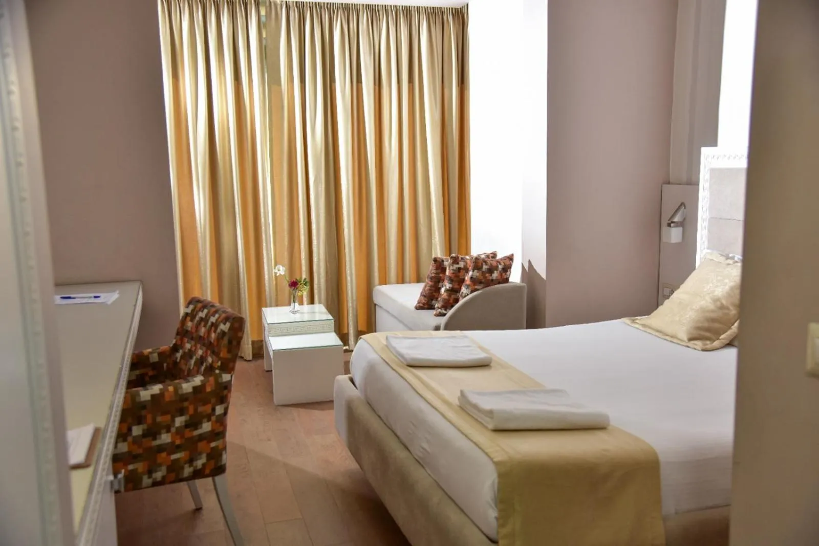 Bedroom, Bed in New W Hotel