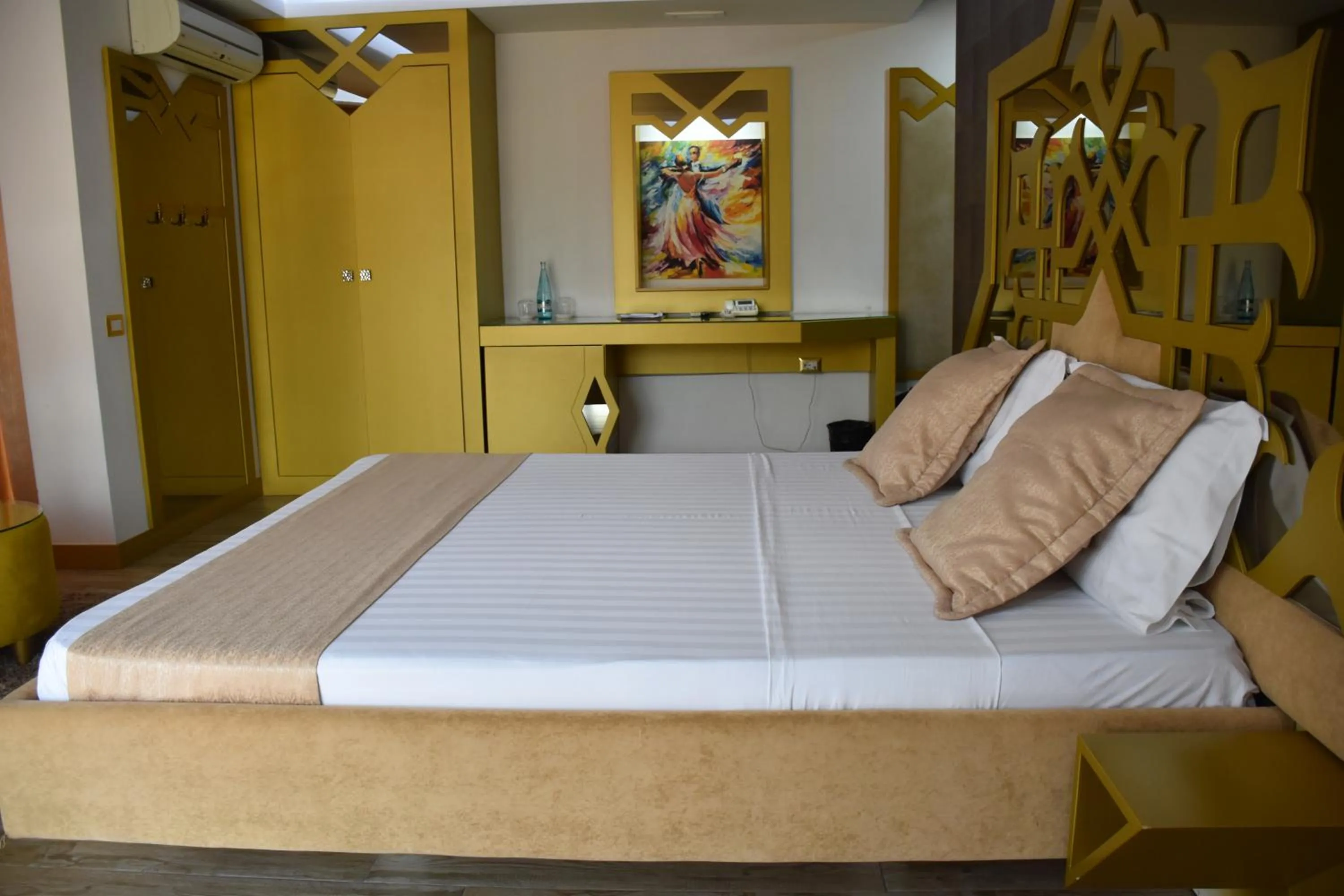 Bedroom, Bed in New W Hotel