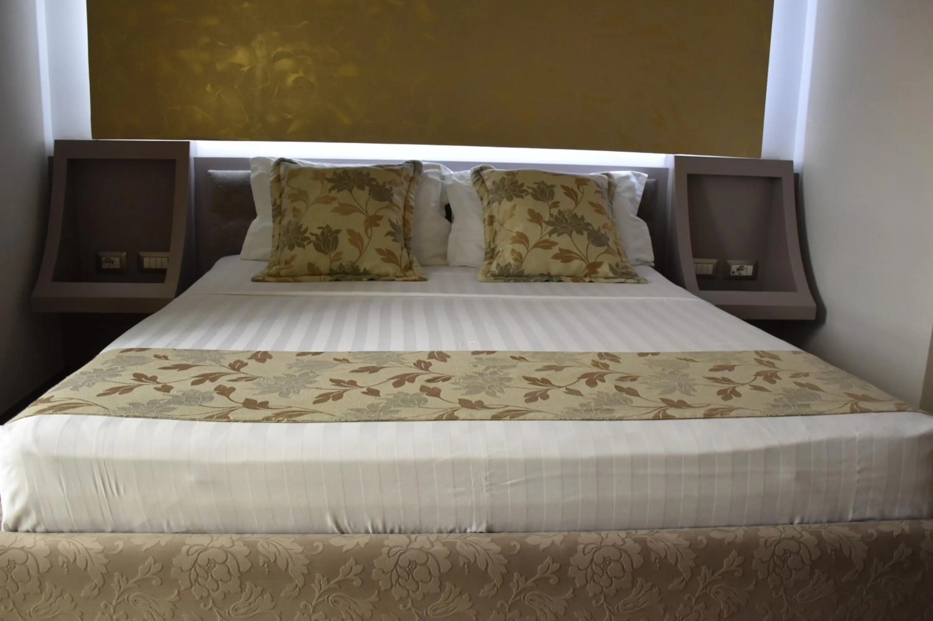 Bedroom, Bed in New W Hotel