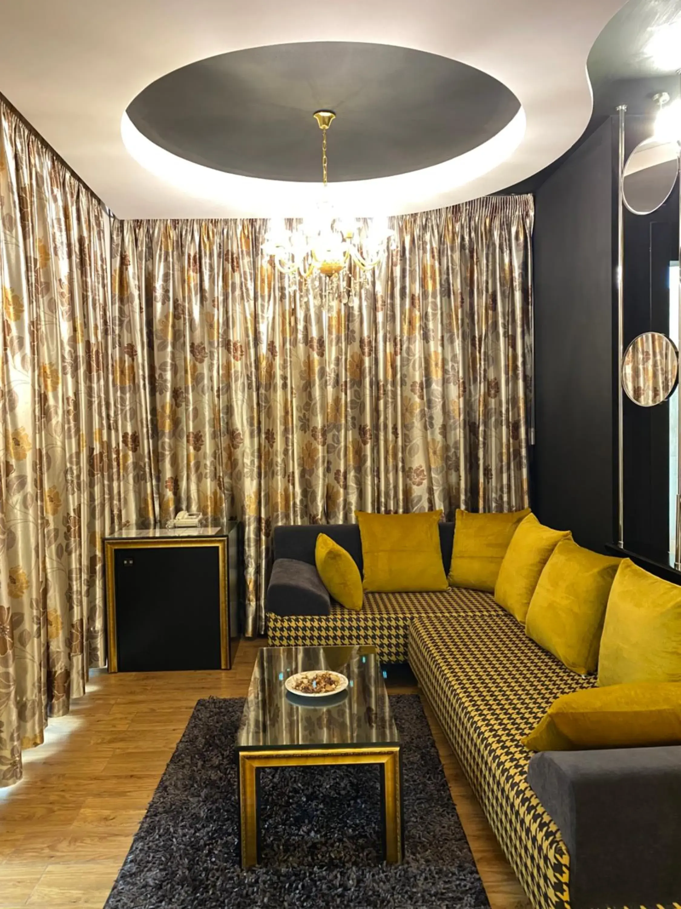 Deluxe Suite in New W Hotel Deluxe Suite in New W Hotel