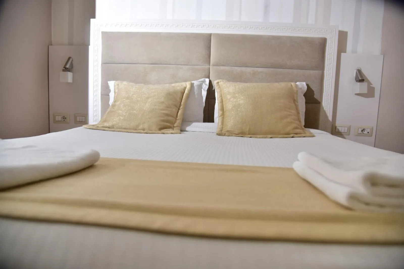 Bedroom, Bed in New W Hotel