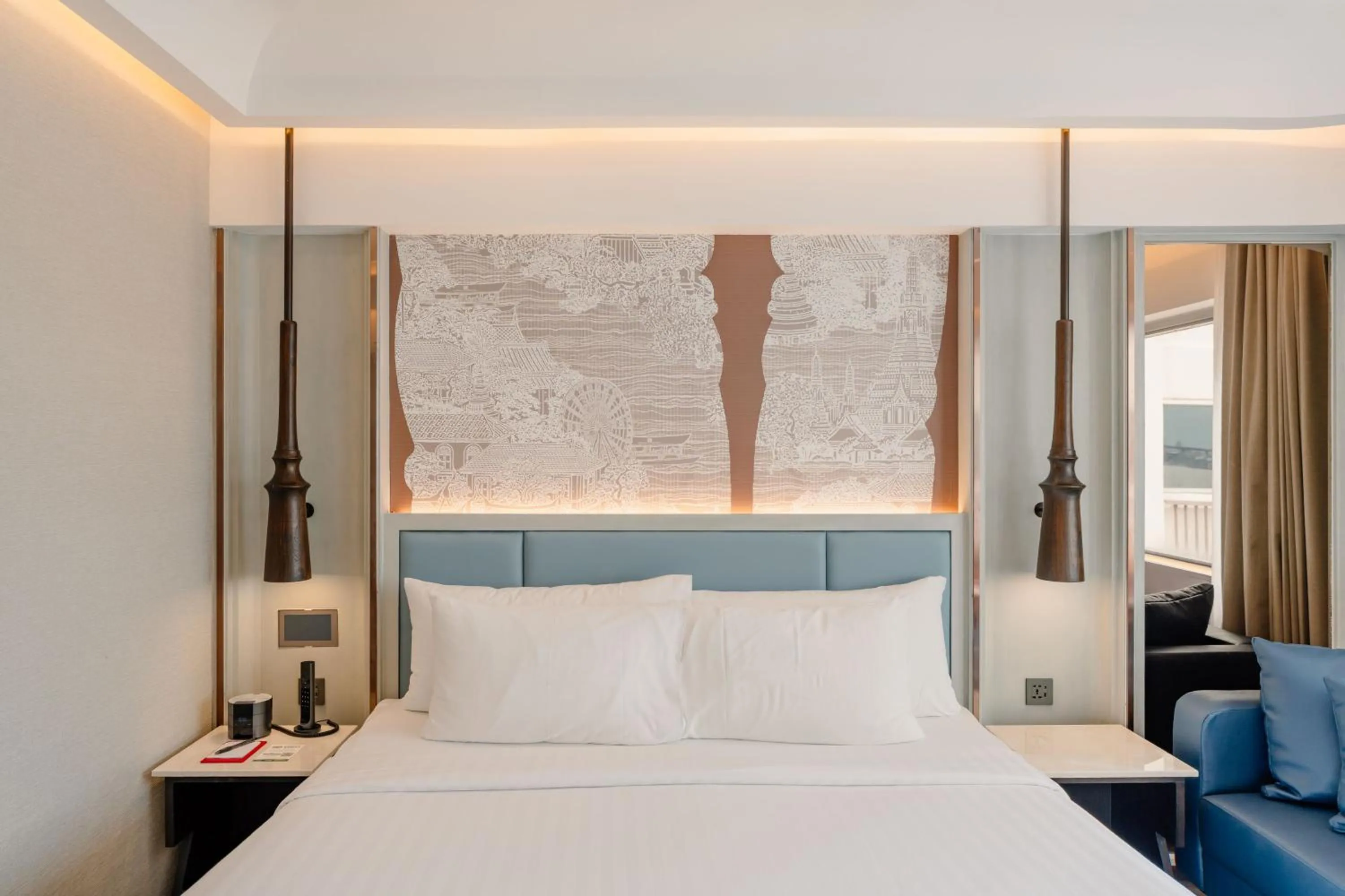 Bed in Ramada Plaza by Wyndham Bangkok Menam Riverside