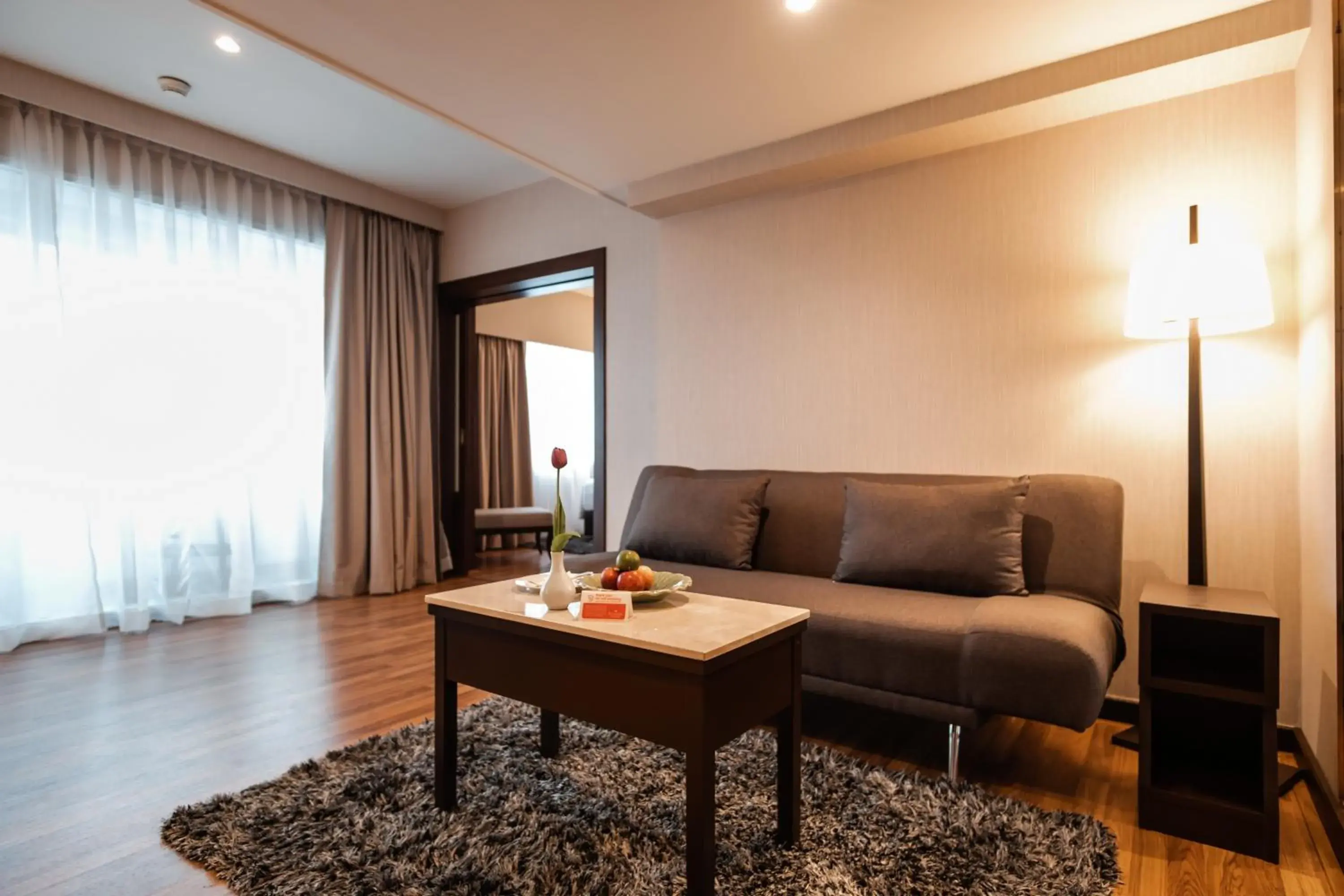 King Suite with Balcony and River View in Ramada Plaza by Wyndham Bangkok Menam Riverside King Suite with Balcony and River View in Ramada Plaza by Wyndham Bangkok Menam Riverside