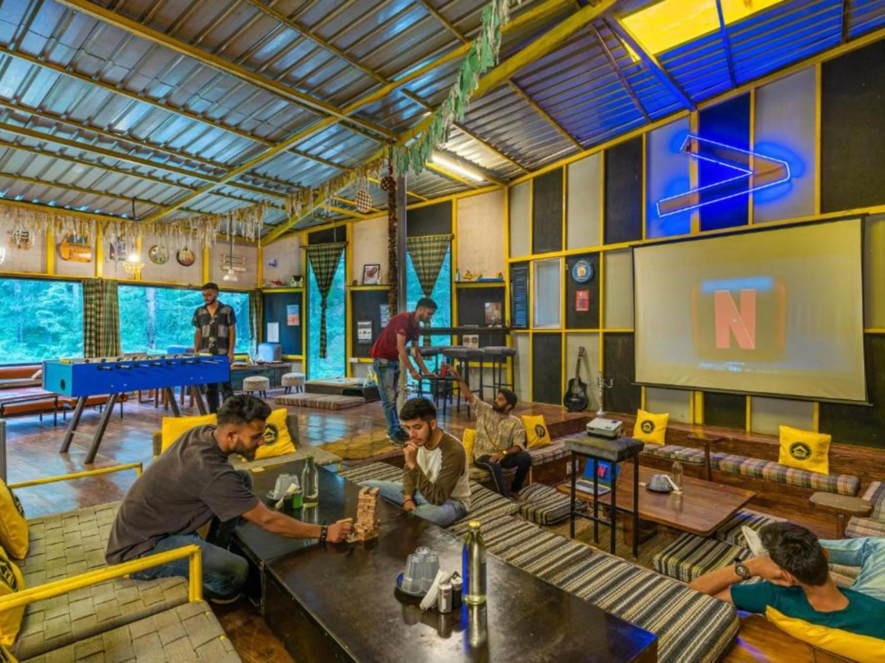 People in The Hosteller Kasol