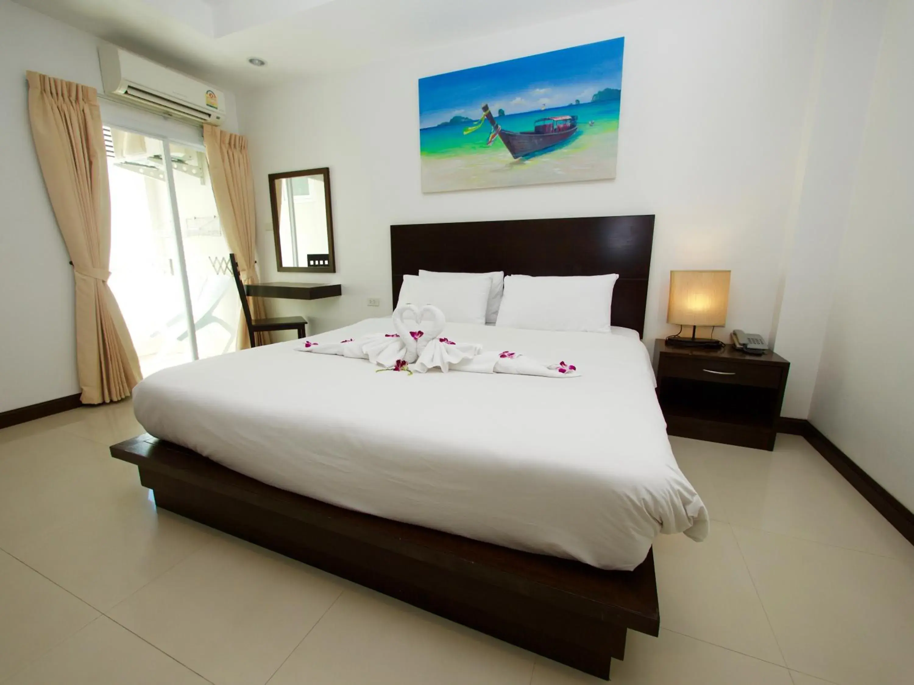 Bed in Q Victory Patong Hotel Bed in Q Victory Patong Hotel