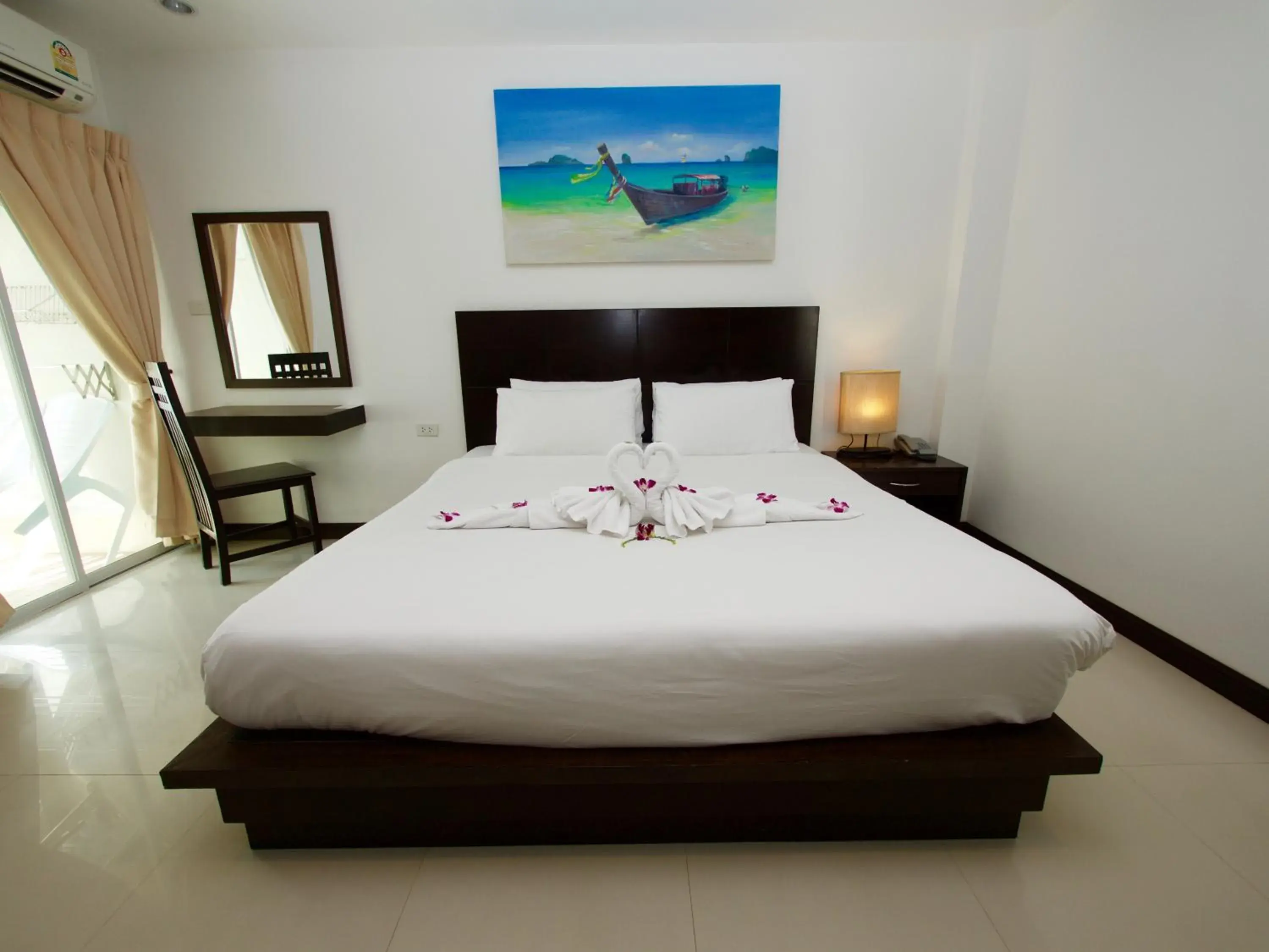 Bed in Q Victory Patong Hotel Bed in Q Victory Patong Hotel