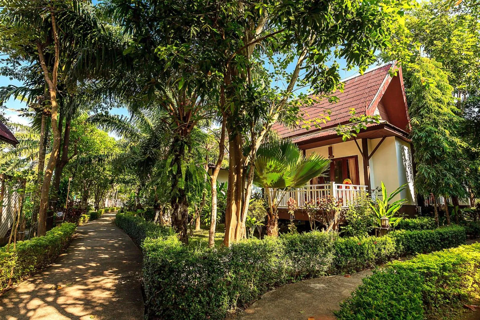 Property building in Lanta Klong Nin Beach Resort