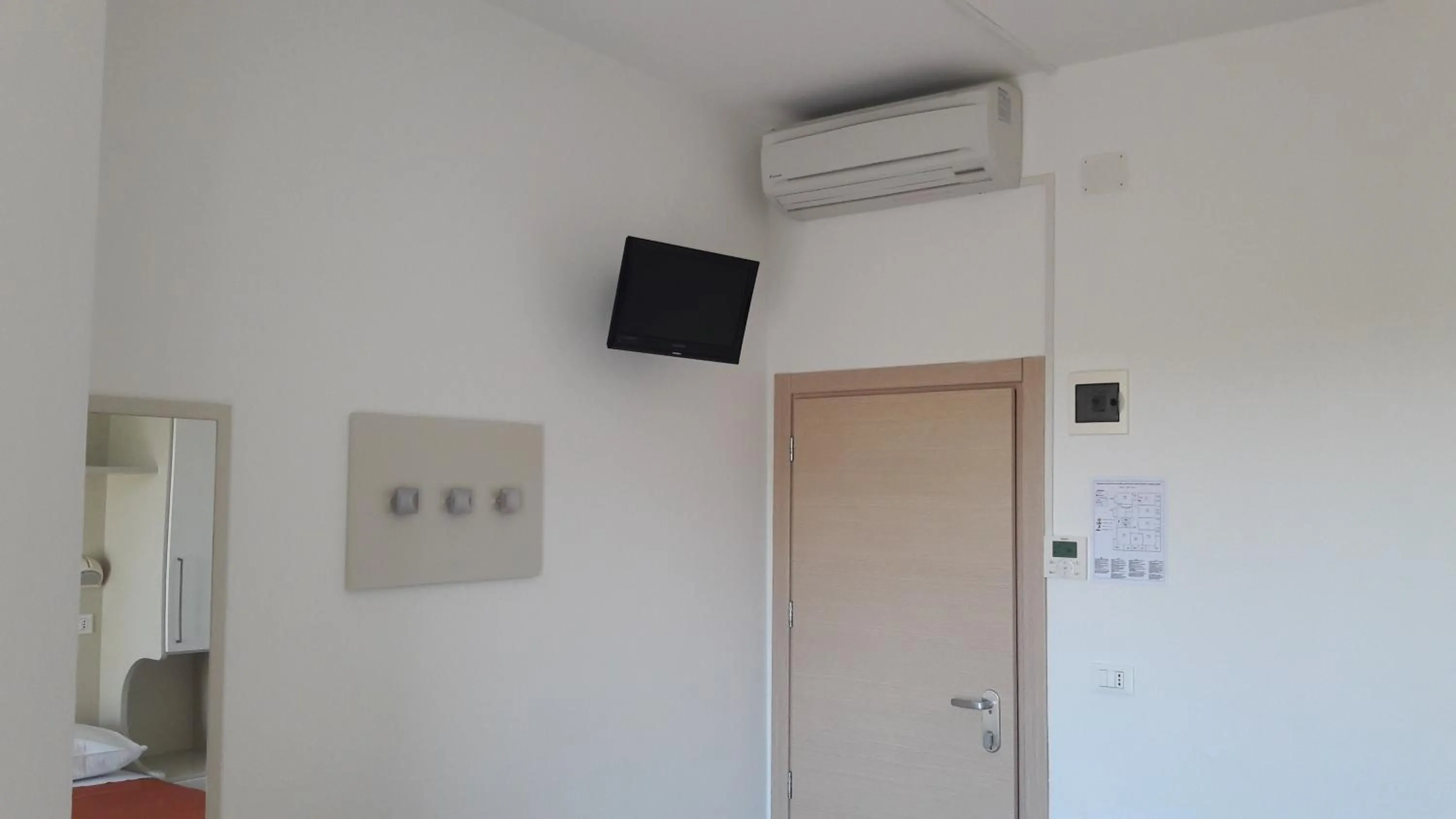 Photo of the whole room in B&B - Meuble' - Hotel " CORDIALE "