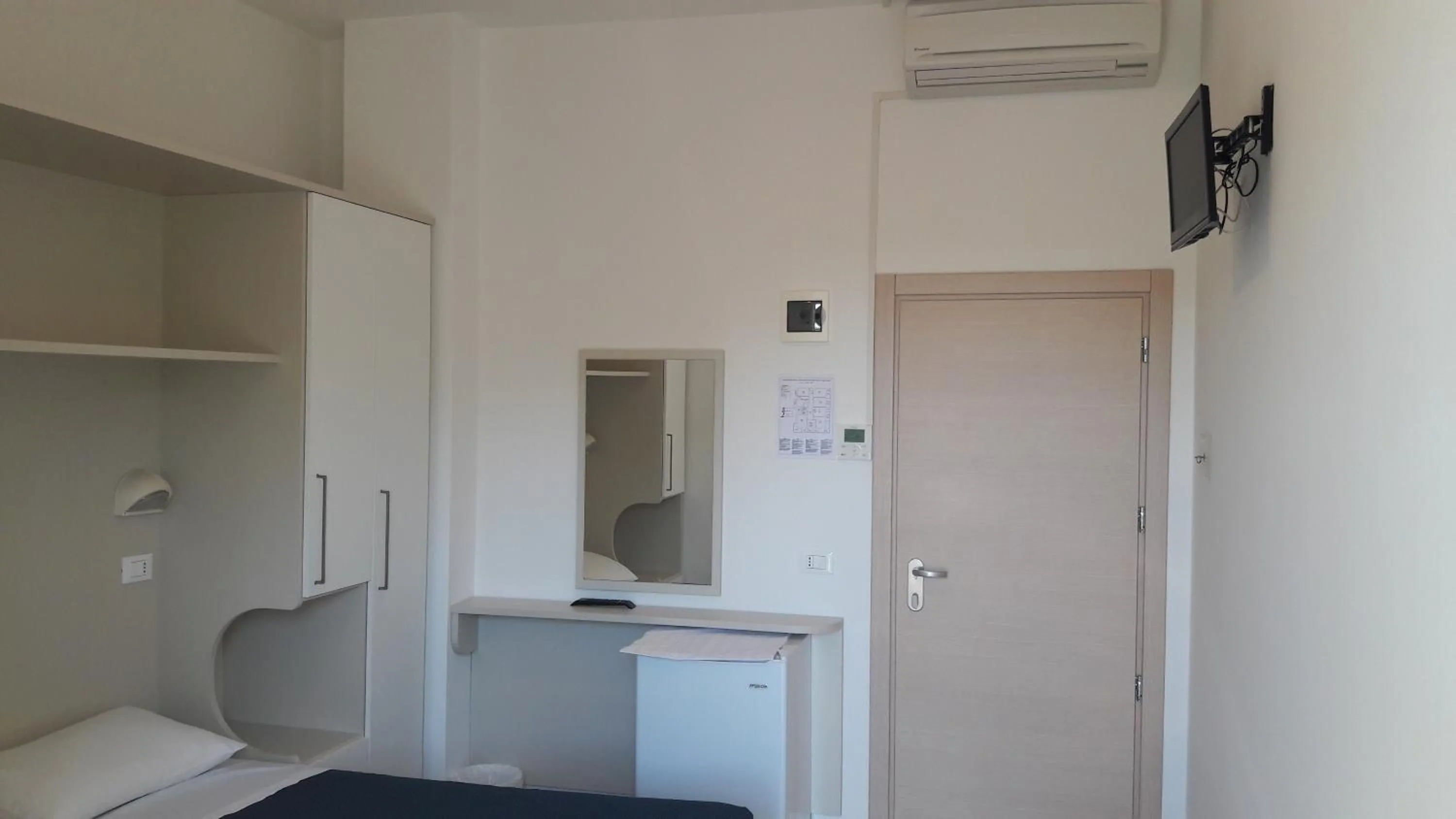 Photo of the whole room in B&B - Meuble' - Hotel " CORDIALE "