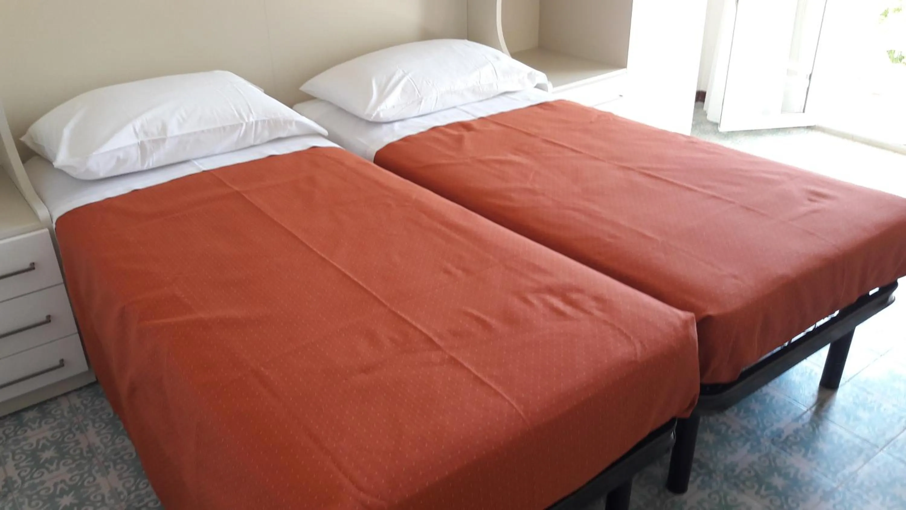 Bed in B&B - Meuble' - Hotel " CORDIALE "