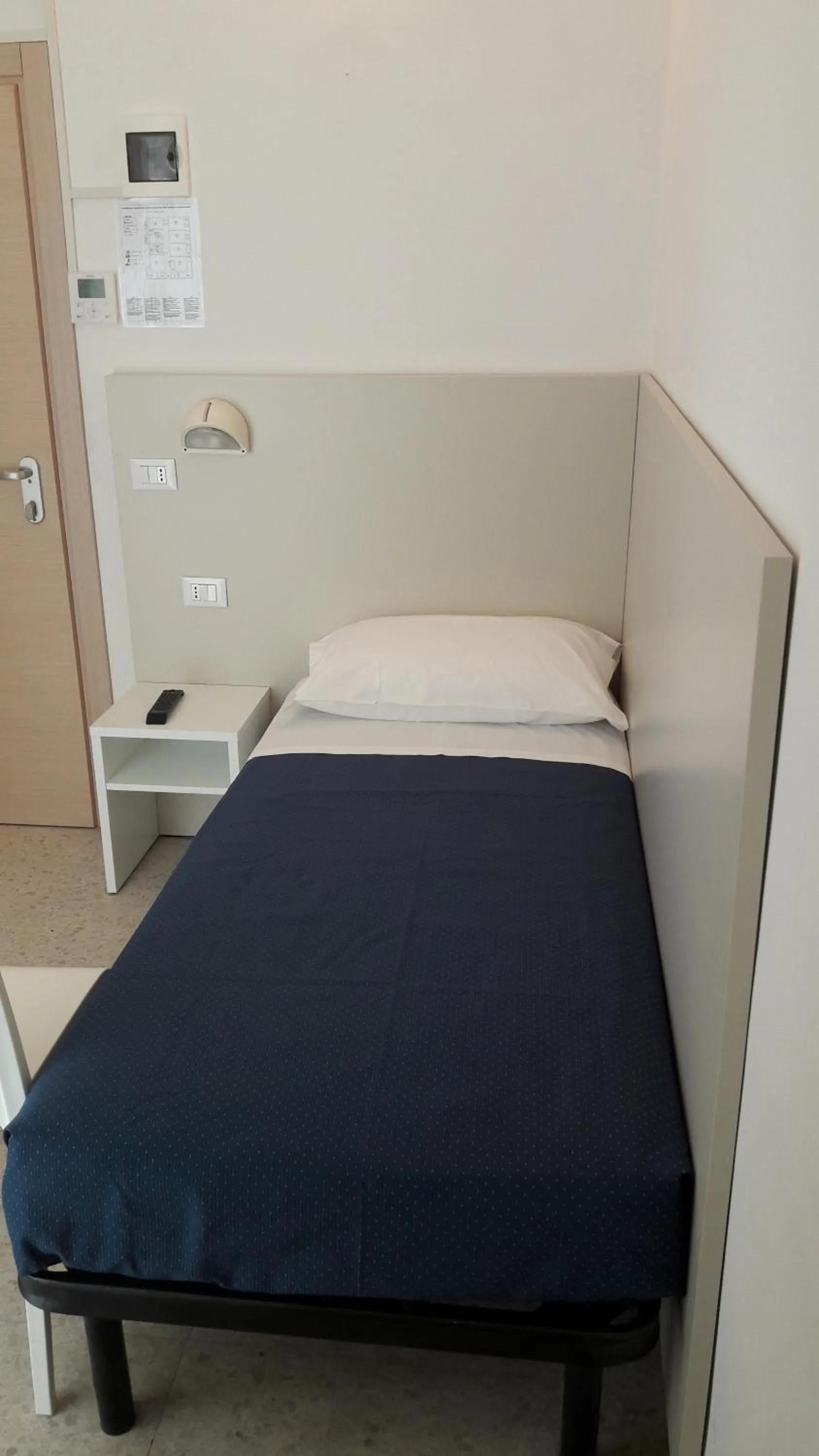 Bed in B&B - Meuble' - Hotel " CORDIALE "