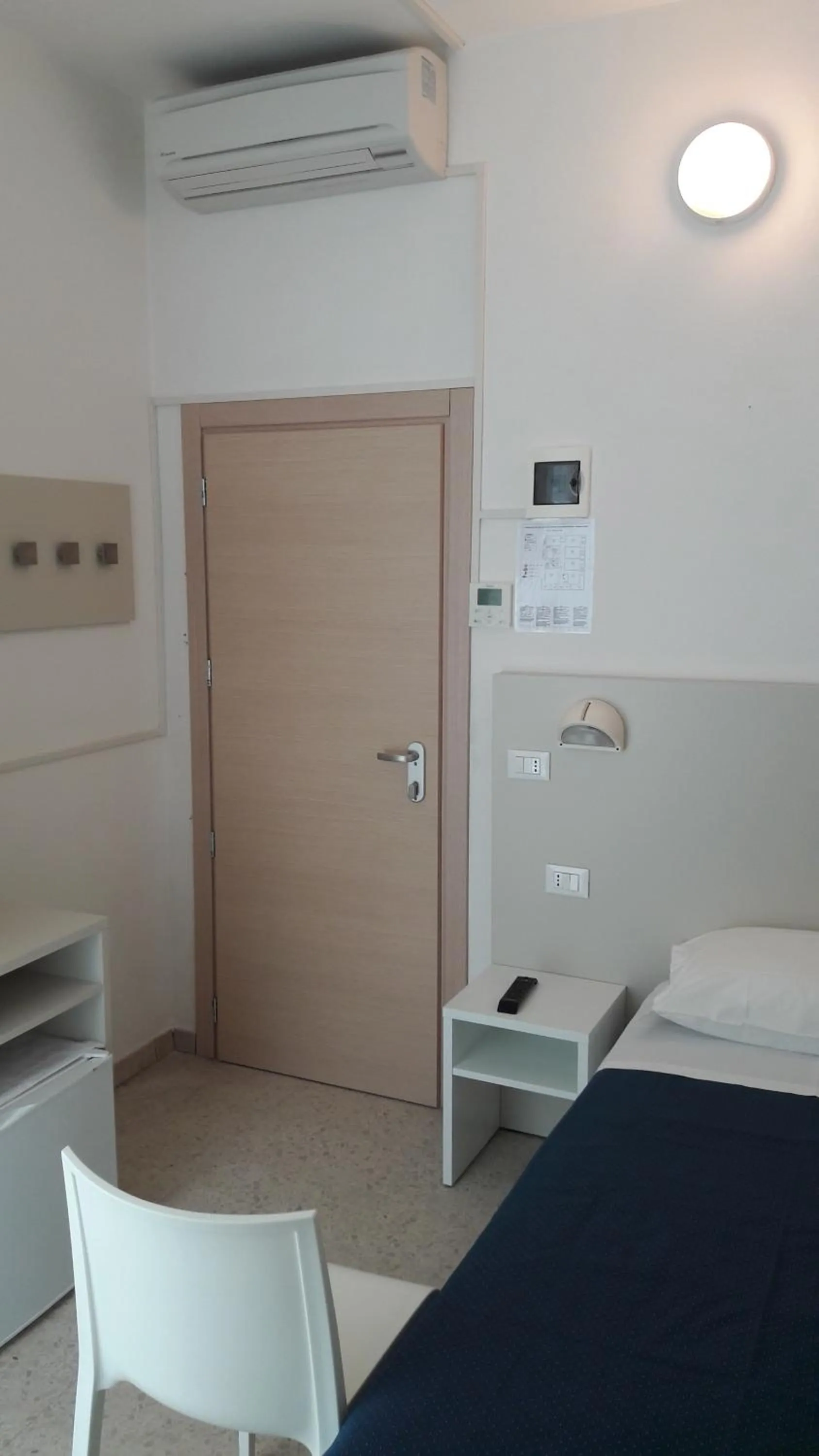 Photo of the whole room, Bed in B&B - Meuble' - Hotel " CORDIALE "